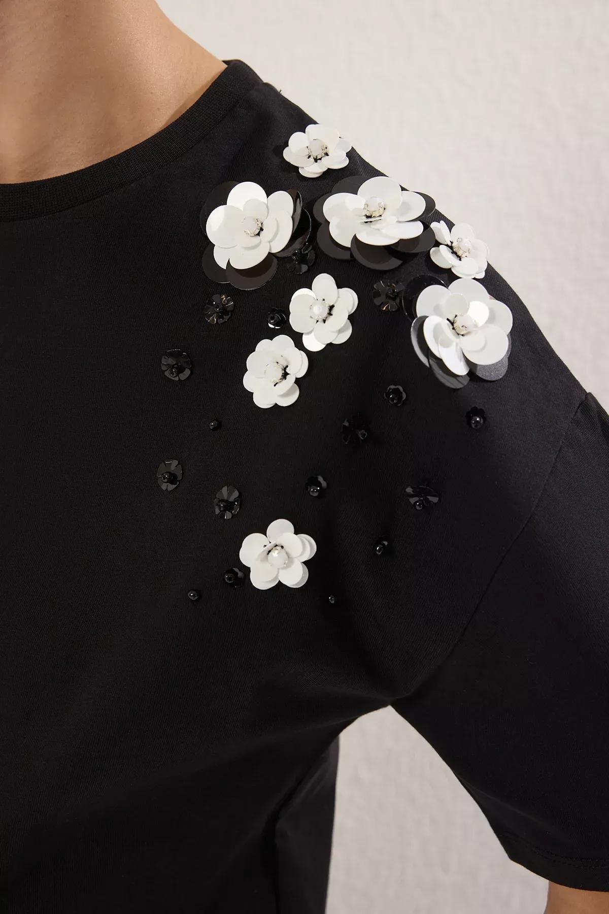 Black Oversize Accessory Detailed Knit T-Shirt, , large image number 2