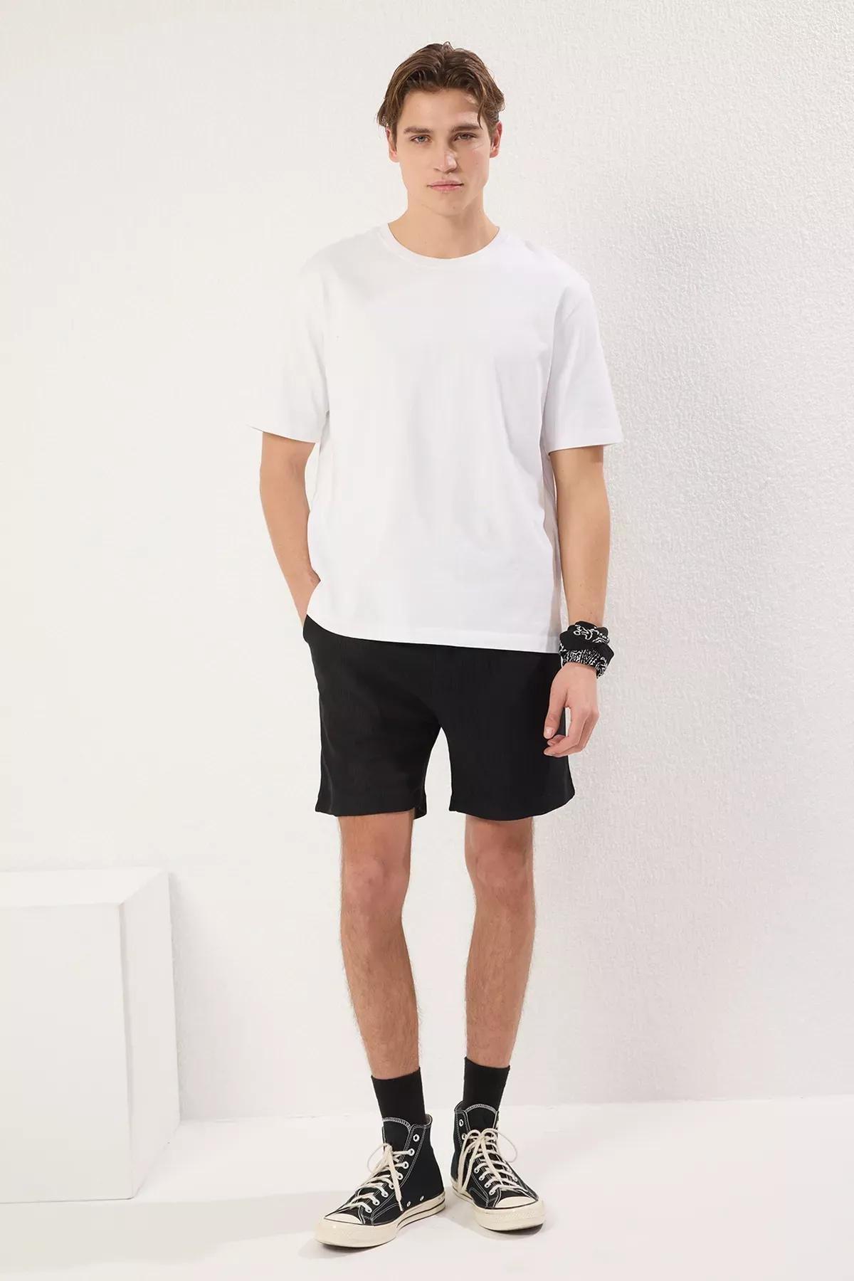 Black Regular Fit Knitted Crepe Shorts, , large image number 1
