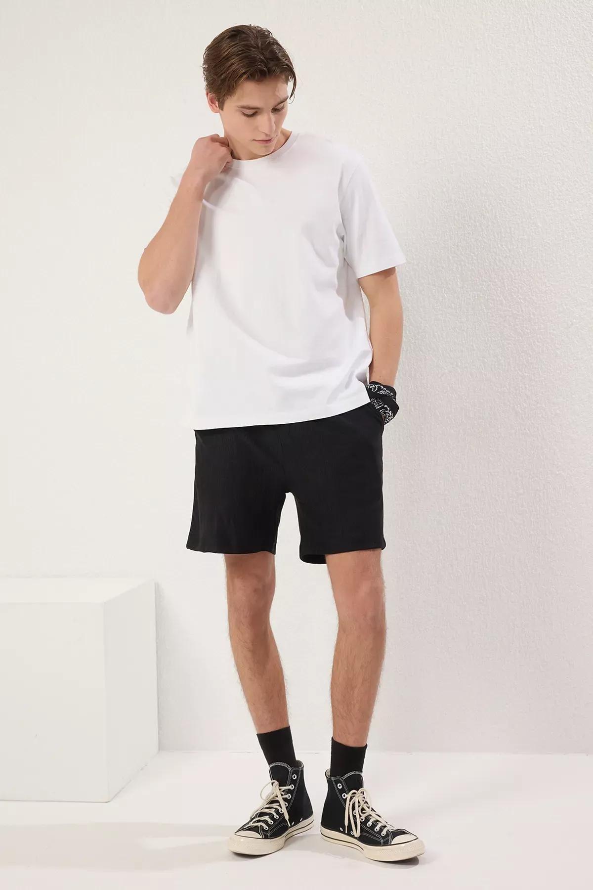 Black Regular Fit Knitted Crepe Shorts, , large image number 2