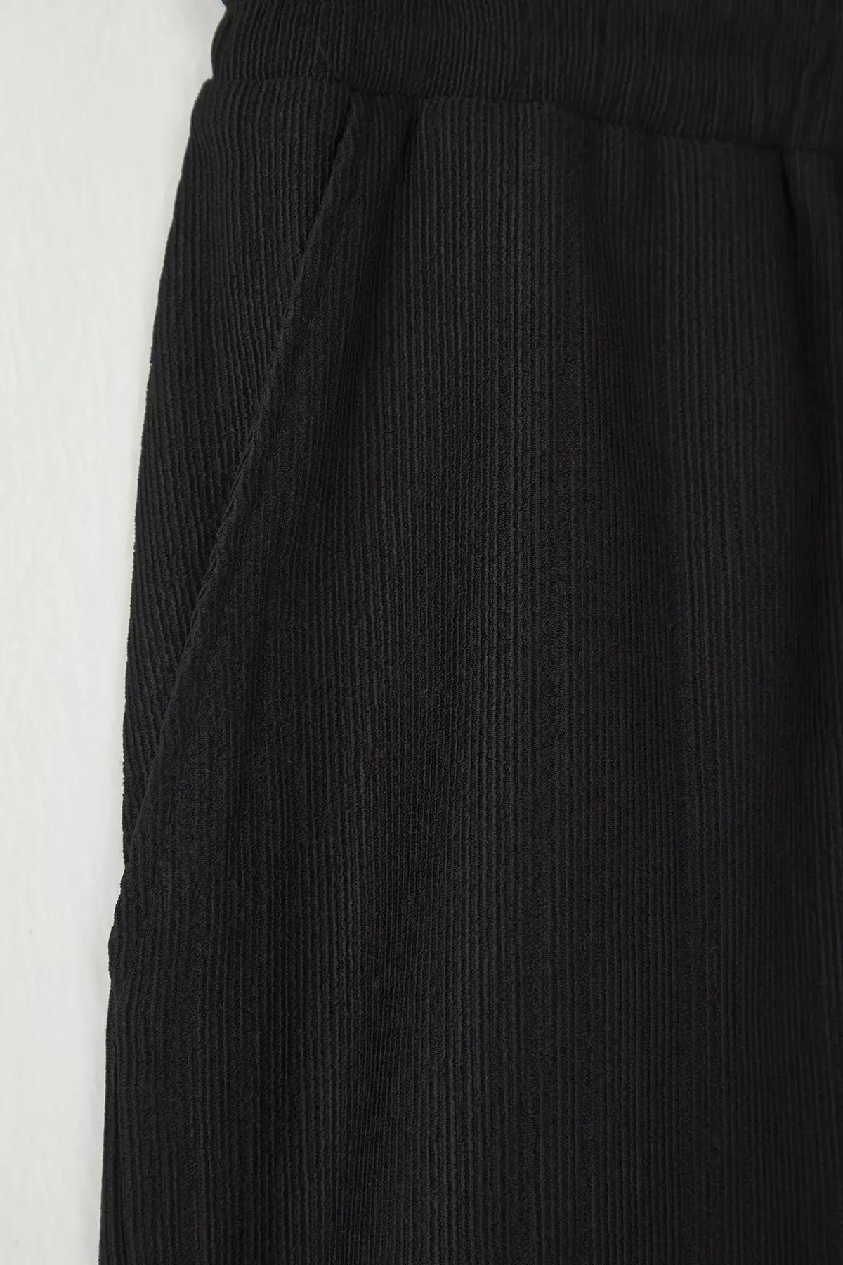 Black Regular Fit Knitted Crepe Shorts, , large image number 6