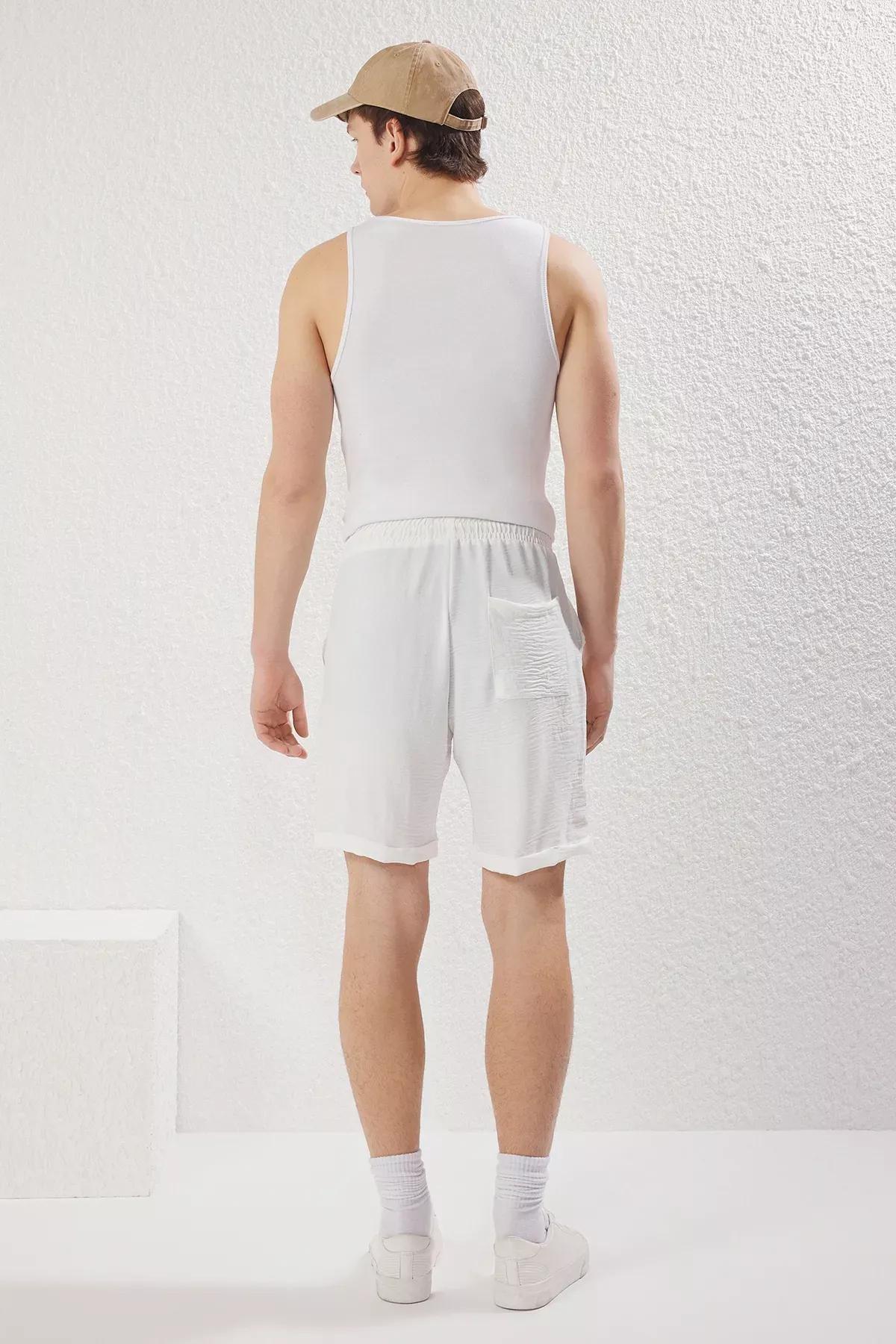 White Oversized Linen Shorts, , large image number 3