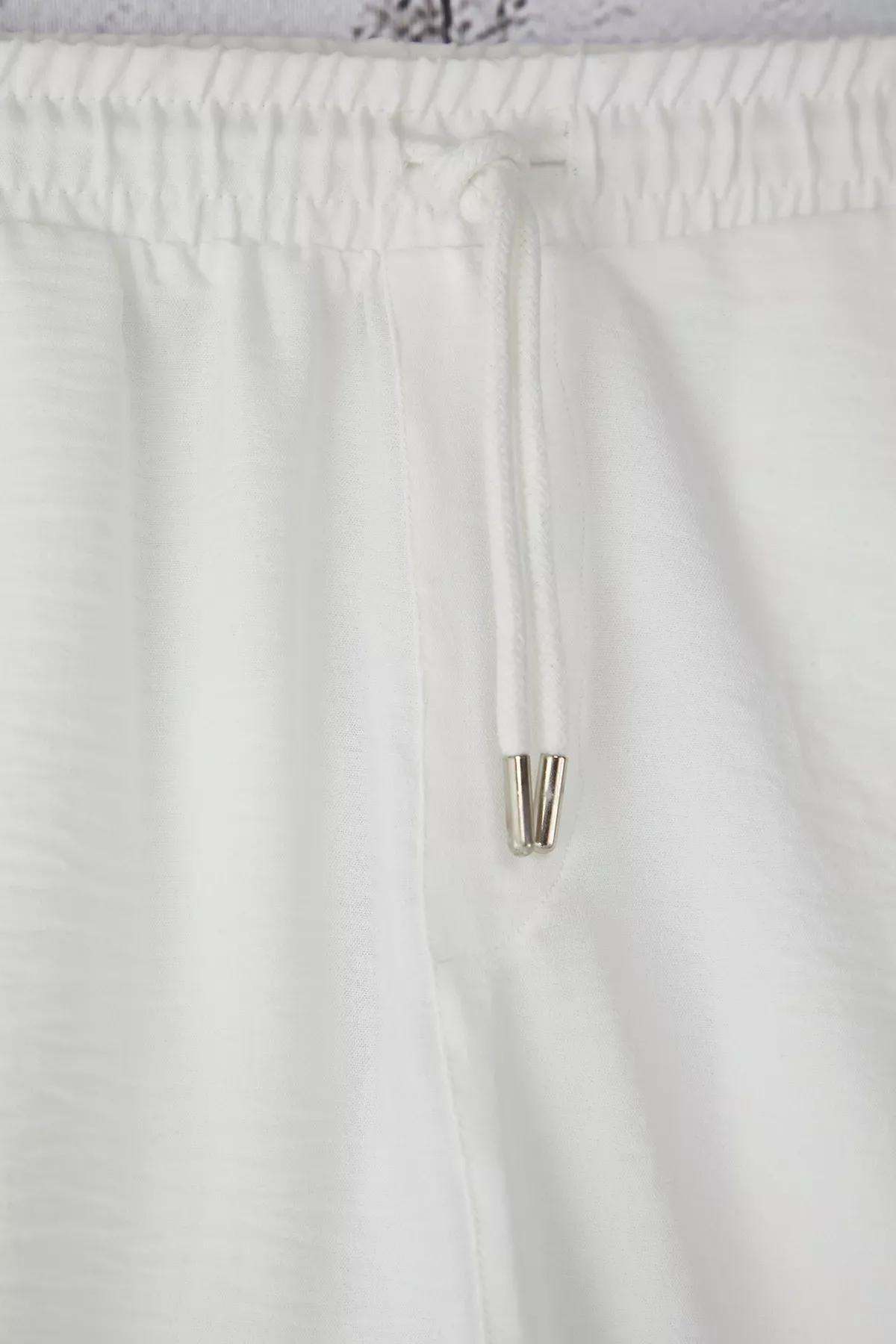 White Oversized Linen Shorts, , large image number 5