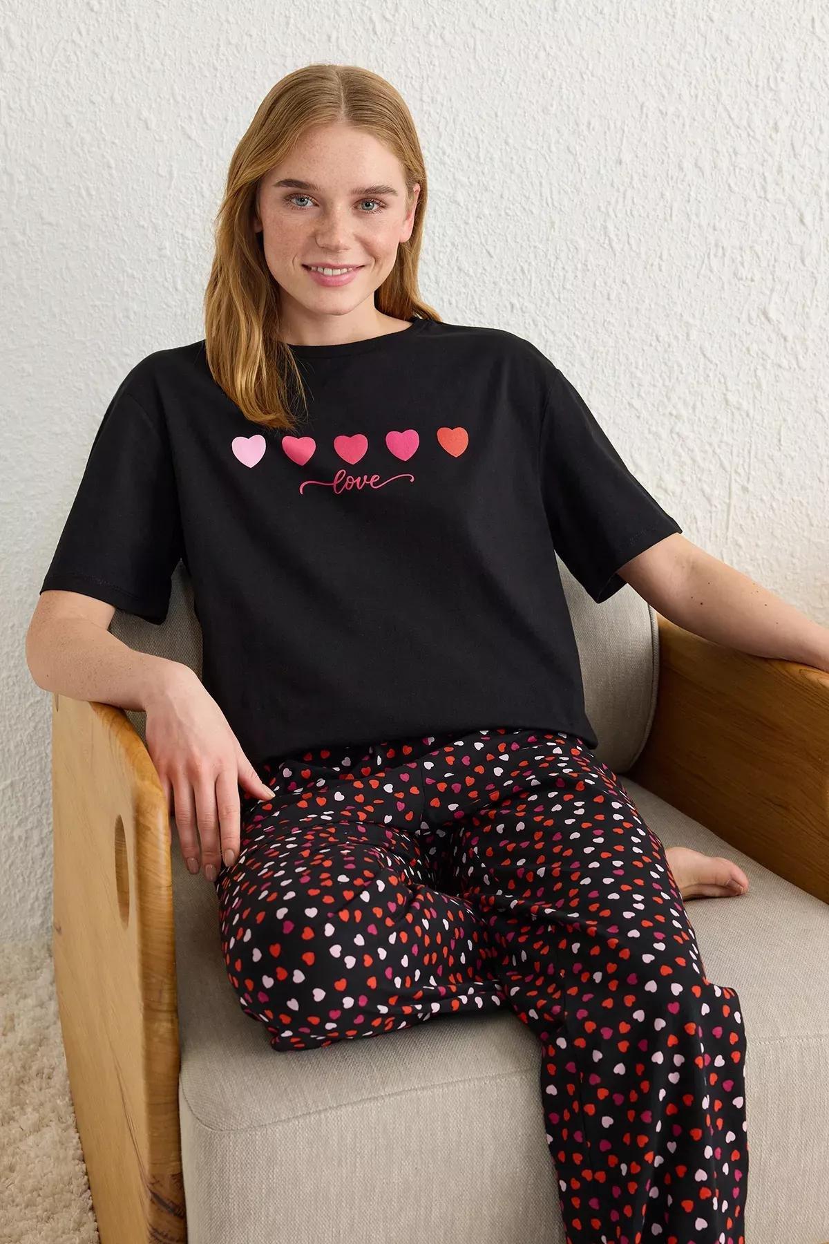 Black Heart Slogan Pajama Set, , large image number 0