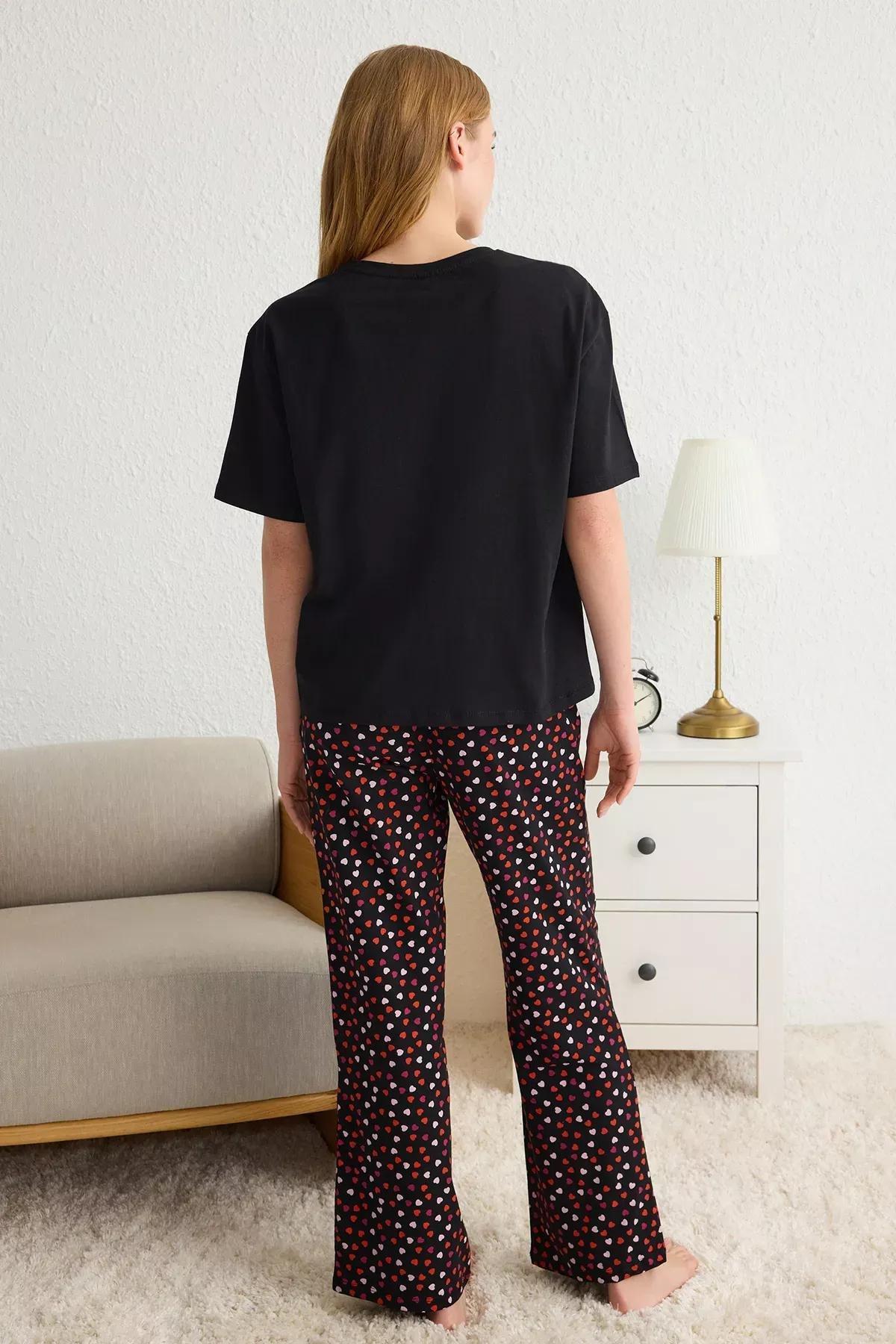 Black Heart Slogan Pajama Set, , large image number 4