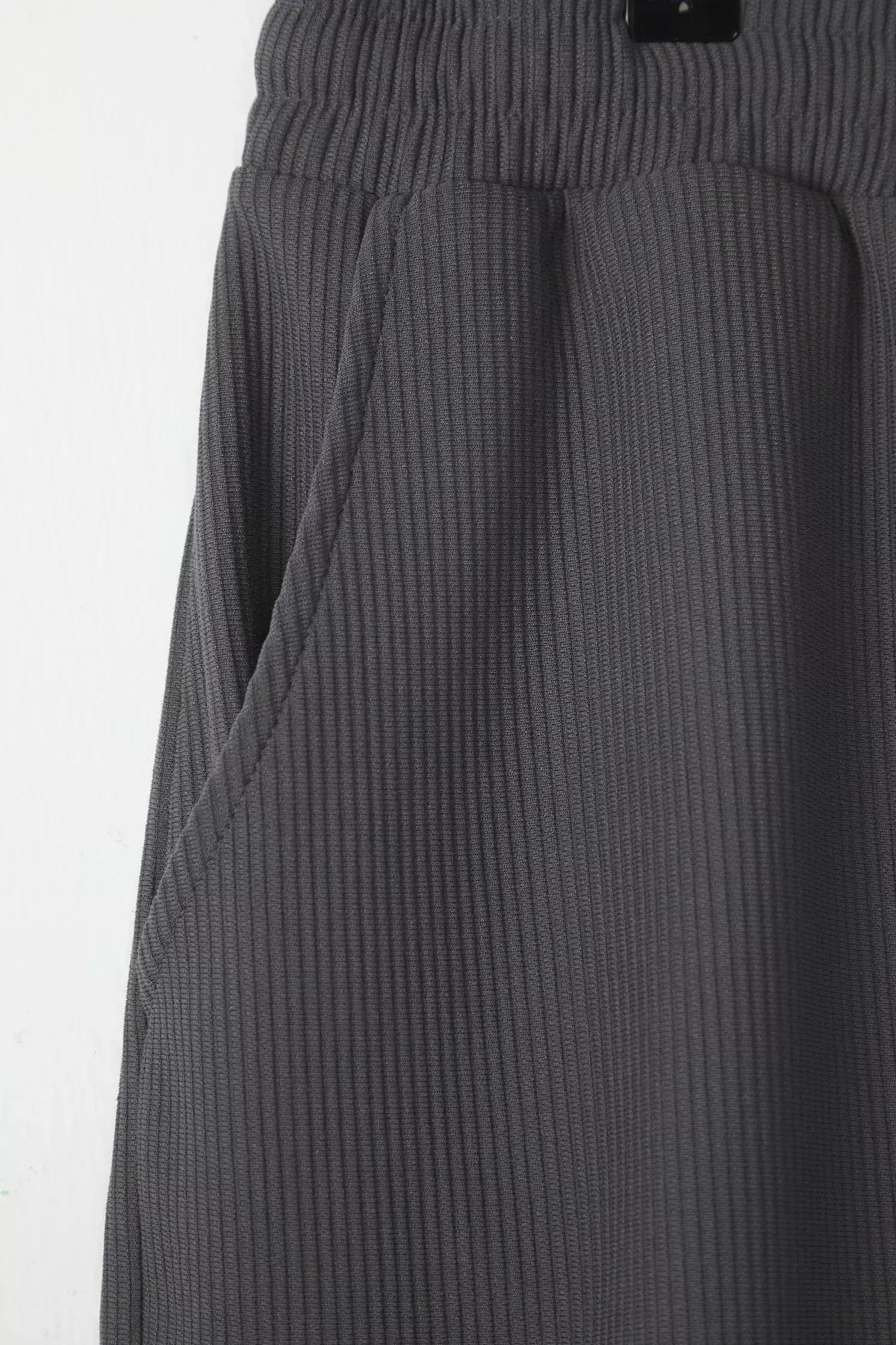 Grey Oversized Textured Plus-Size Shorts, , large image number 2