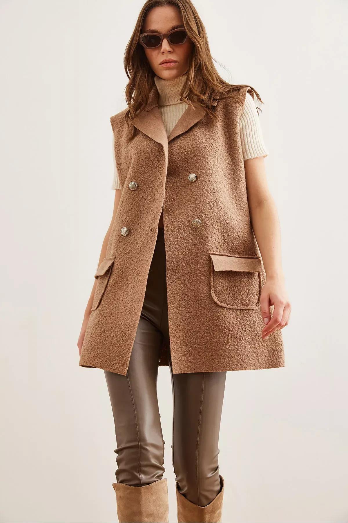 Camel Buttoned Boucle Vest, CAMEL, large image number 1