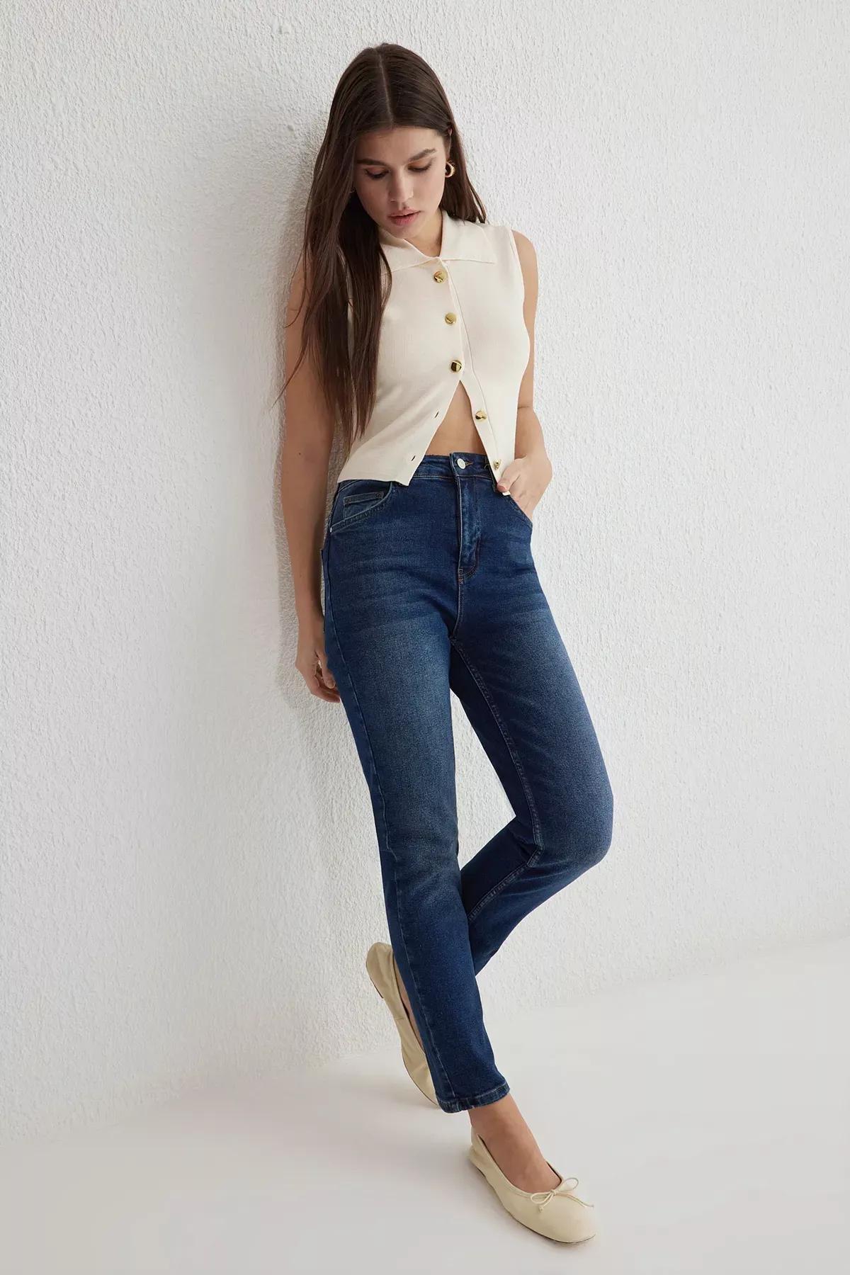 Blue Comfort Fit Mom Jeans, DARK BLUE, large image number 1