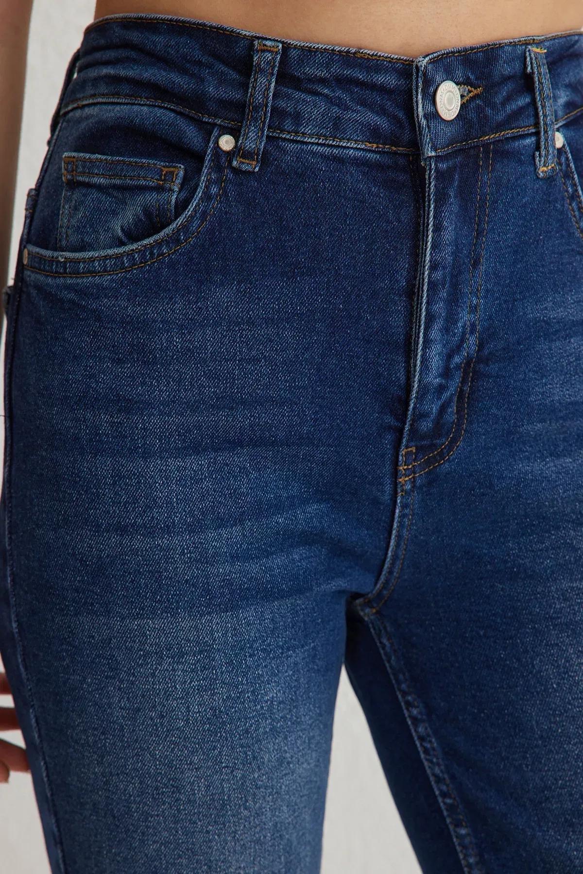 Blue Comfort Fit Mom Jeans, DARK BLUE, large image number 3