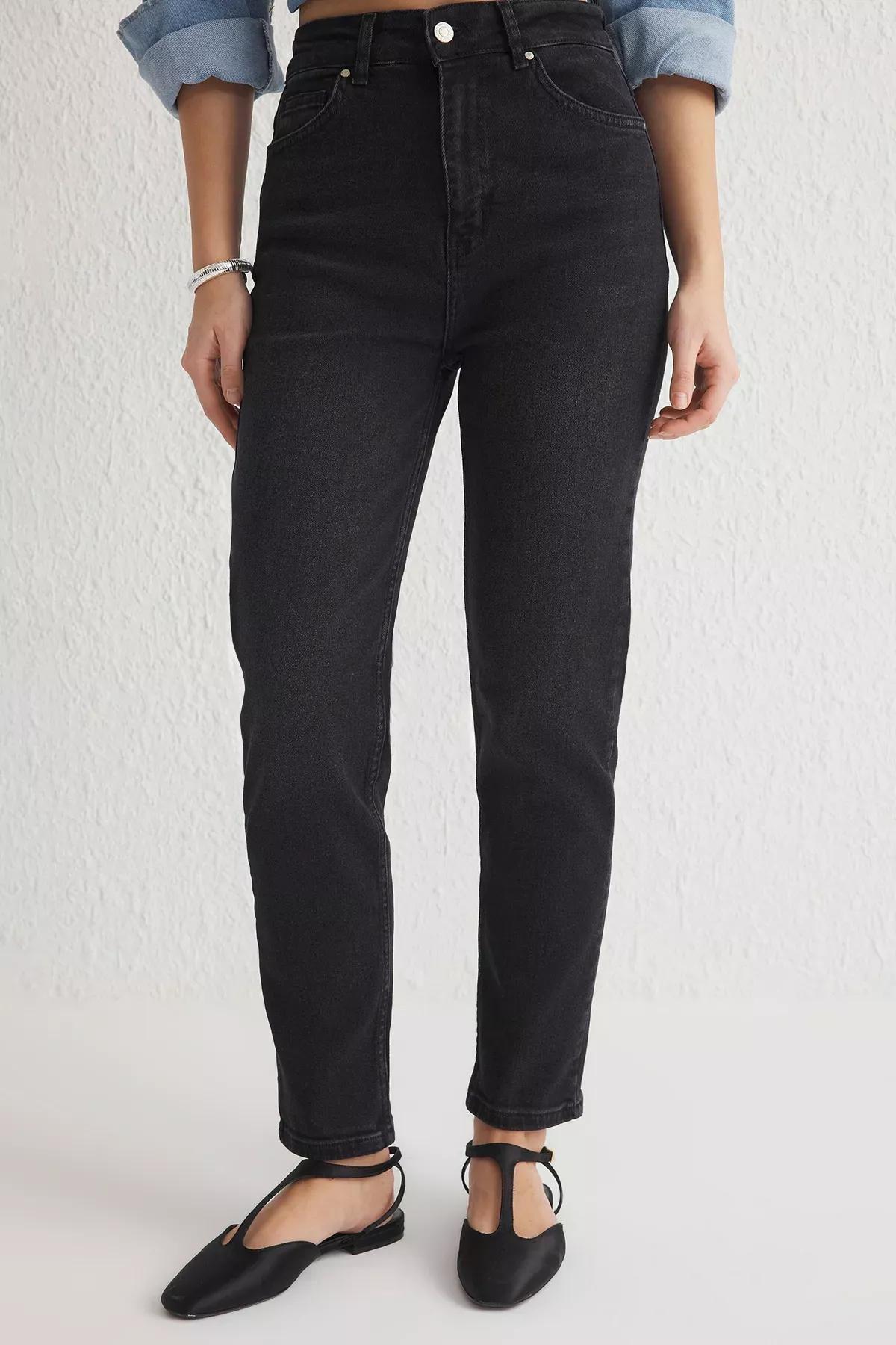 Black High-Waist Comfort Mom Jeans, , large image number 2
