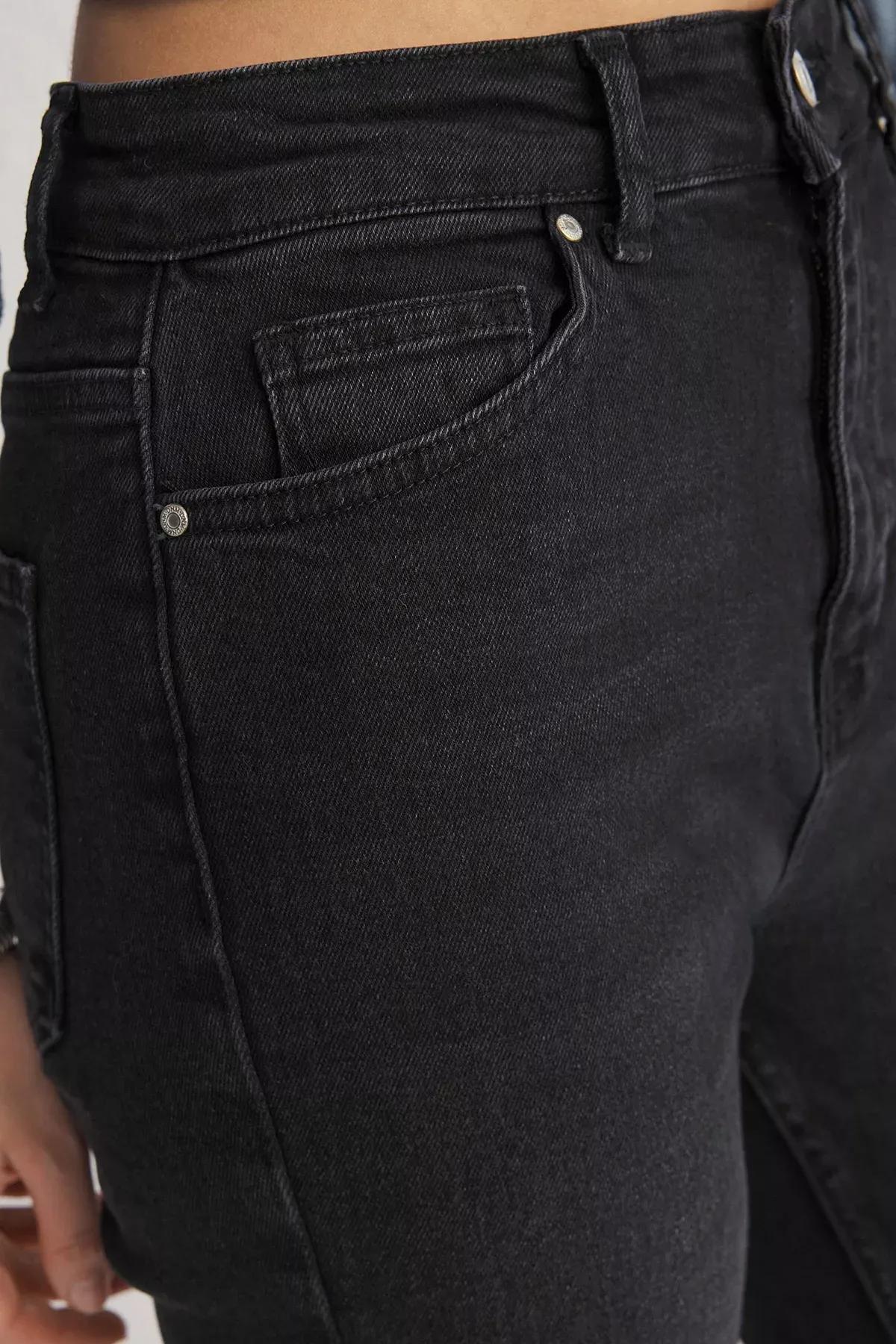 Black High-Waist Comfort Mom Jeans, , large image number 3