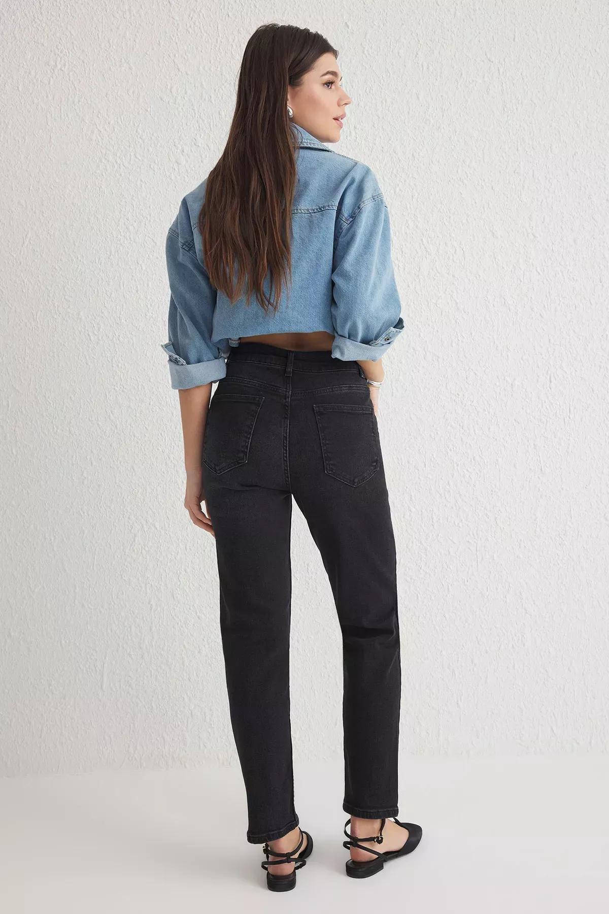 Black High-Waist Comfort Mom Jeans, , large image number 4
