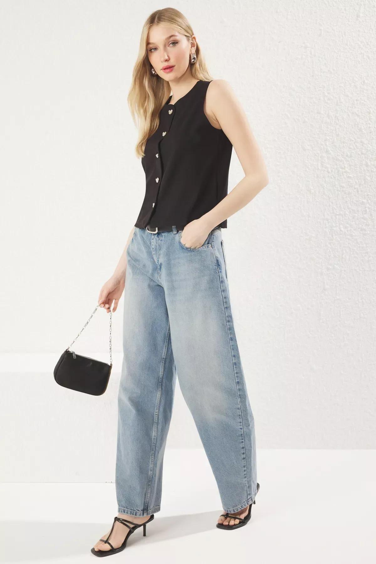 Black Heart Button Detail Vest, BLACK, large image number 2