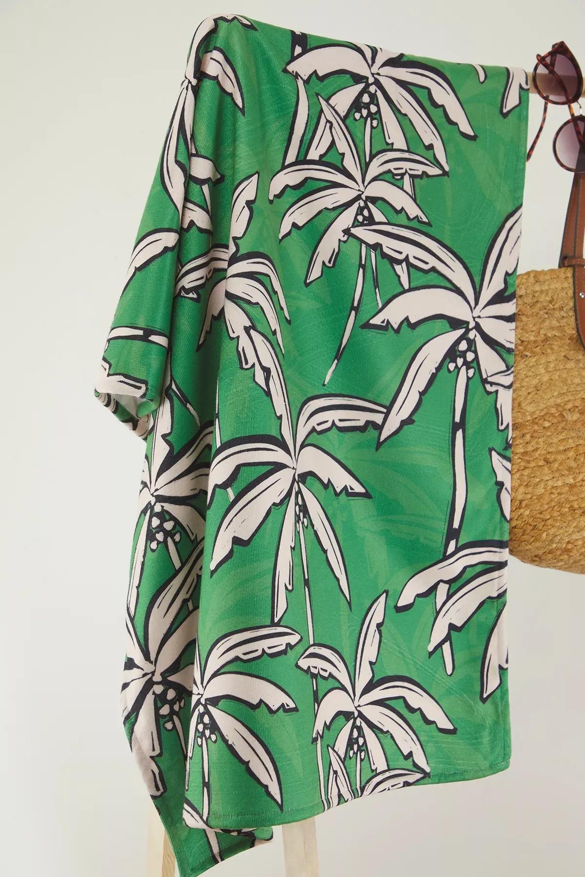 Green Tropical Patterned Towel, C101_5703, large image number 2