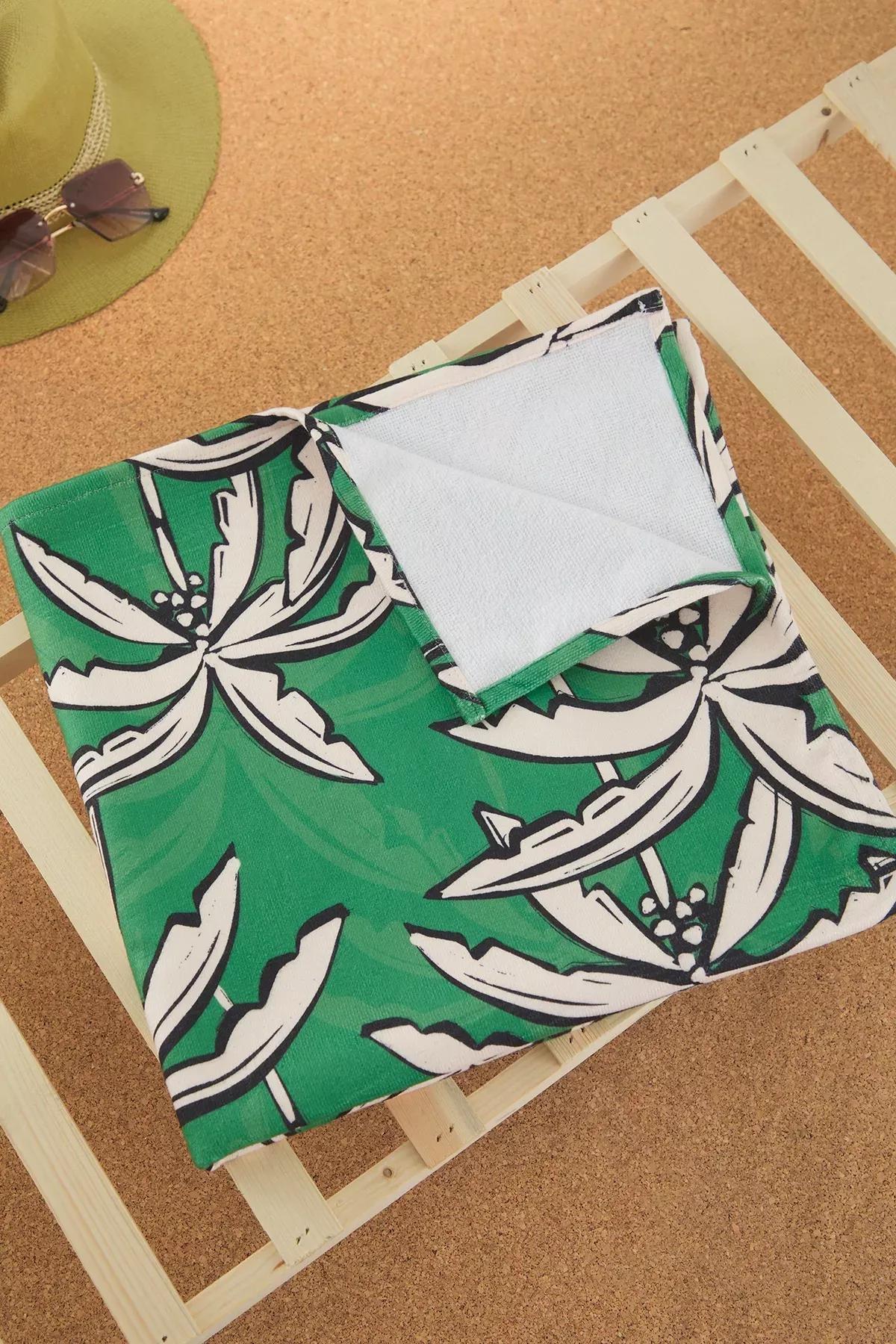 Green Tropical Patterned Towel, C101_5703, large image number 3