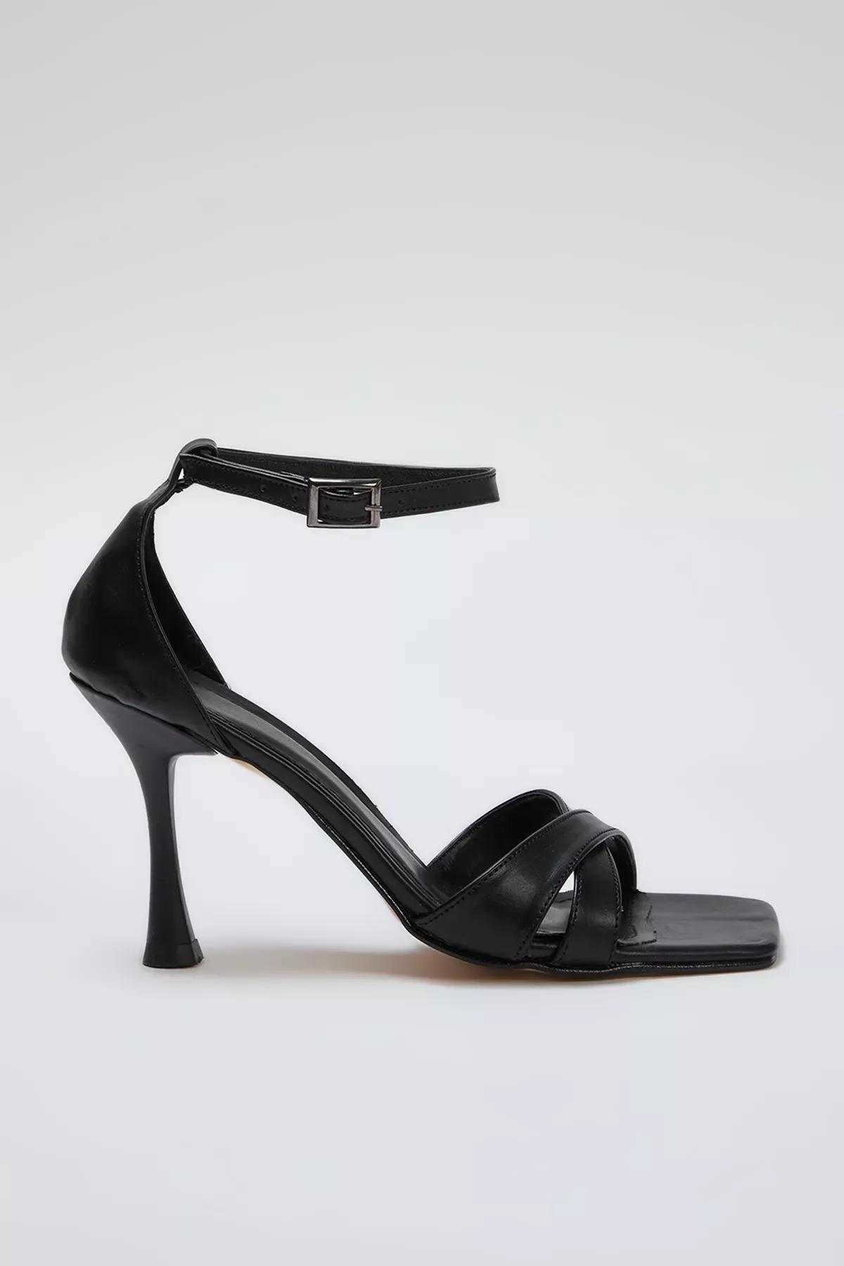 Black Cross Heel Shoes, BLACK, large image number 1