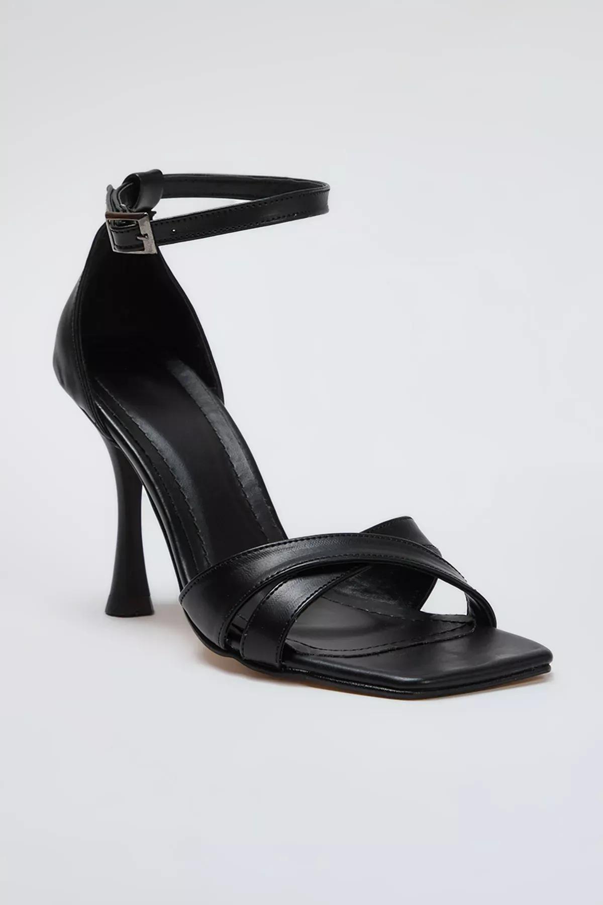 Black Cross Heel Shoes, BLACK, medium