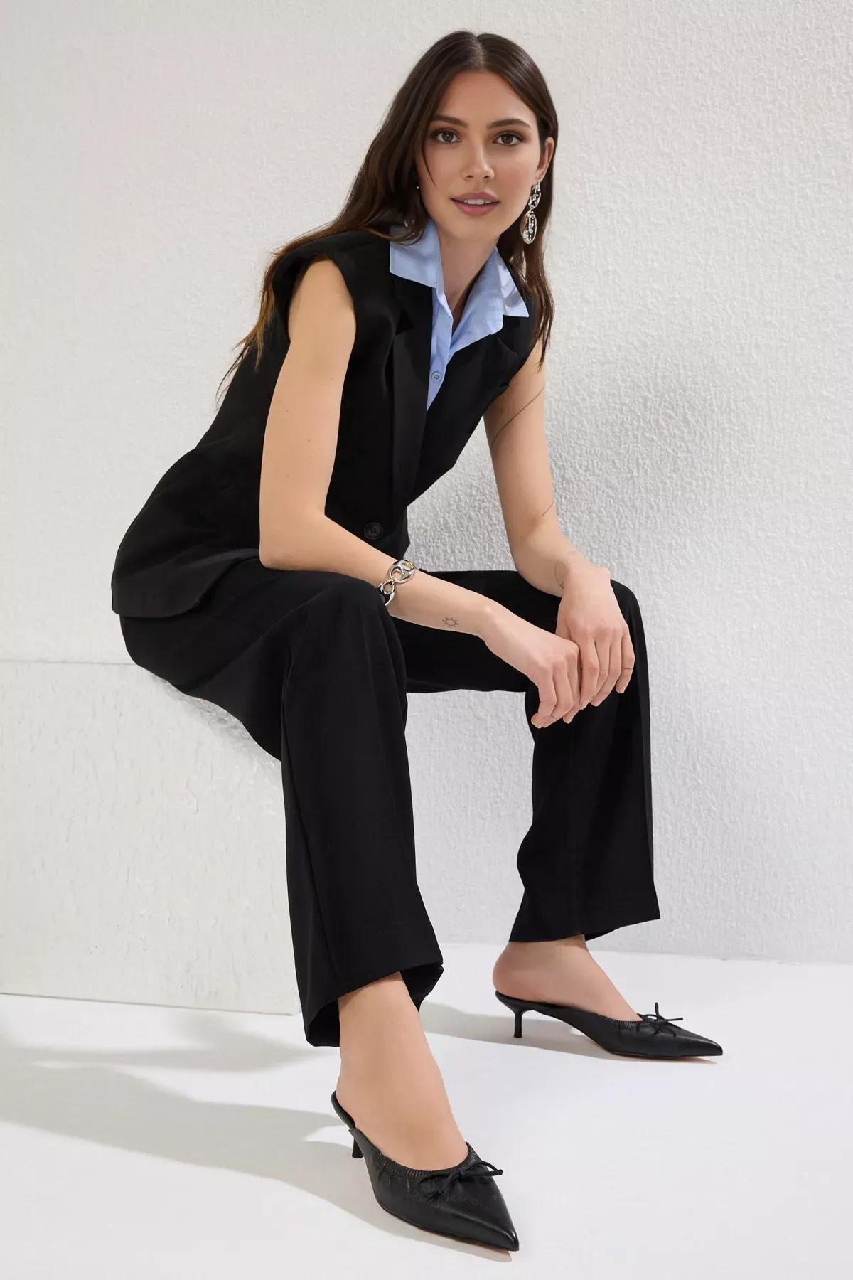 Black Bow KitBrown Slippers, BLACK, medium