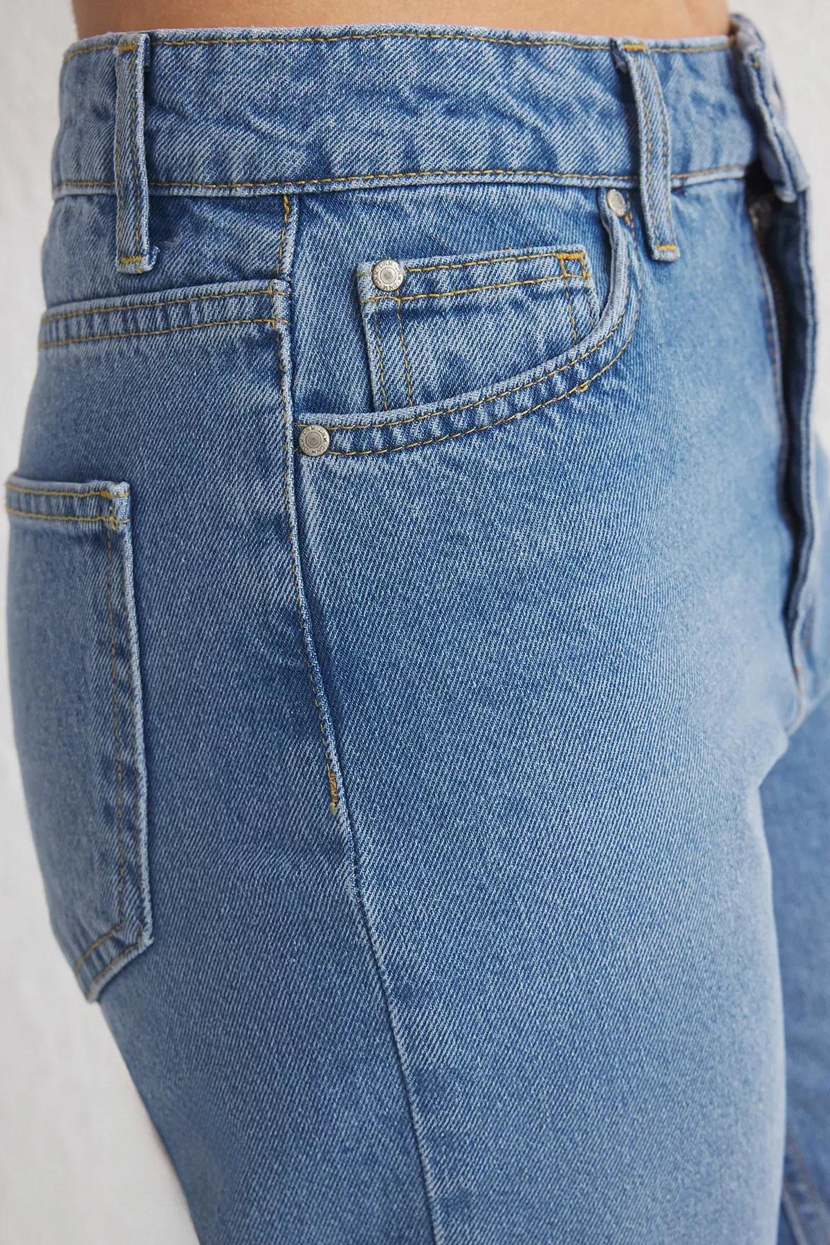 Blue Regular Waist Mom Jeans, , large image number 3