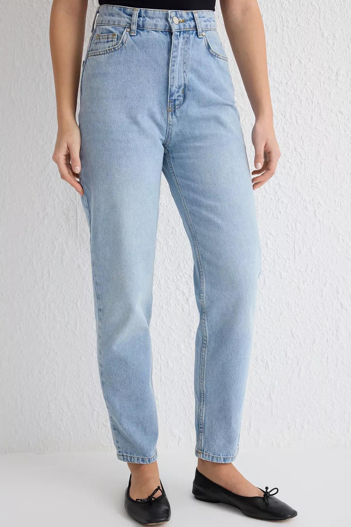 Blue High-Waist Mom Jeans, LIGHT BLUE, large image number 2