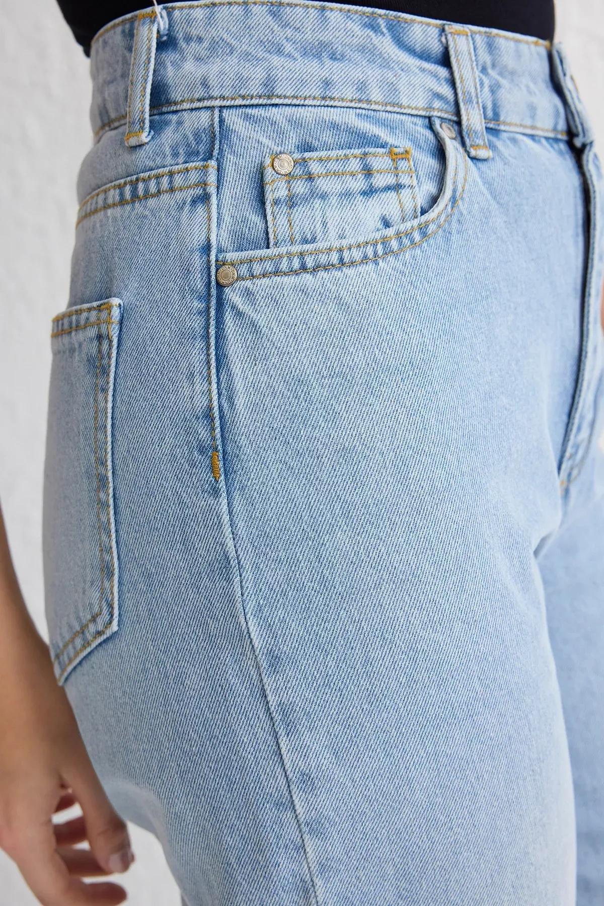Blue High-Waist Mom Jeans, LIGHT BLUE, large image number 3