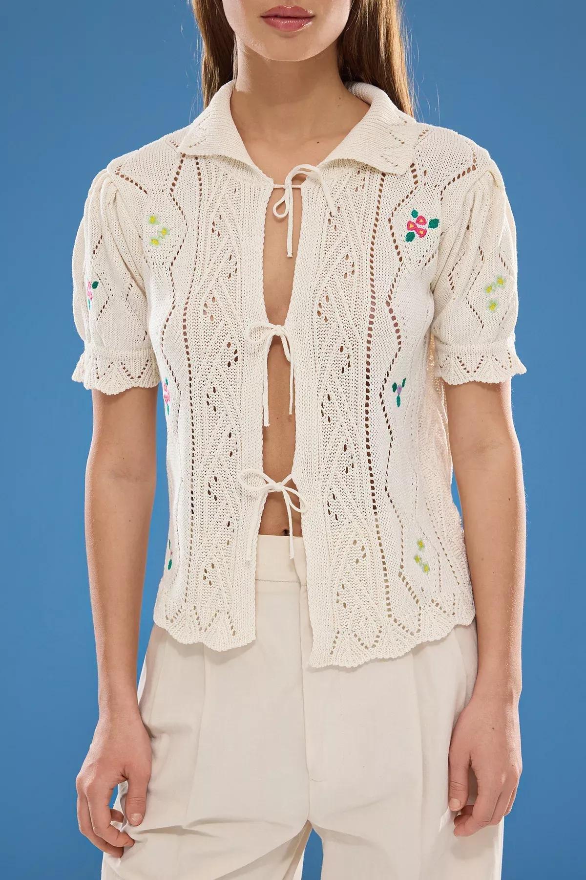 Beige Baby Collar Embroidered Blouse, , large image number 2