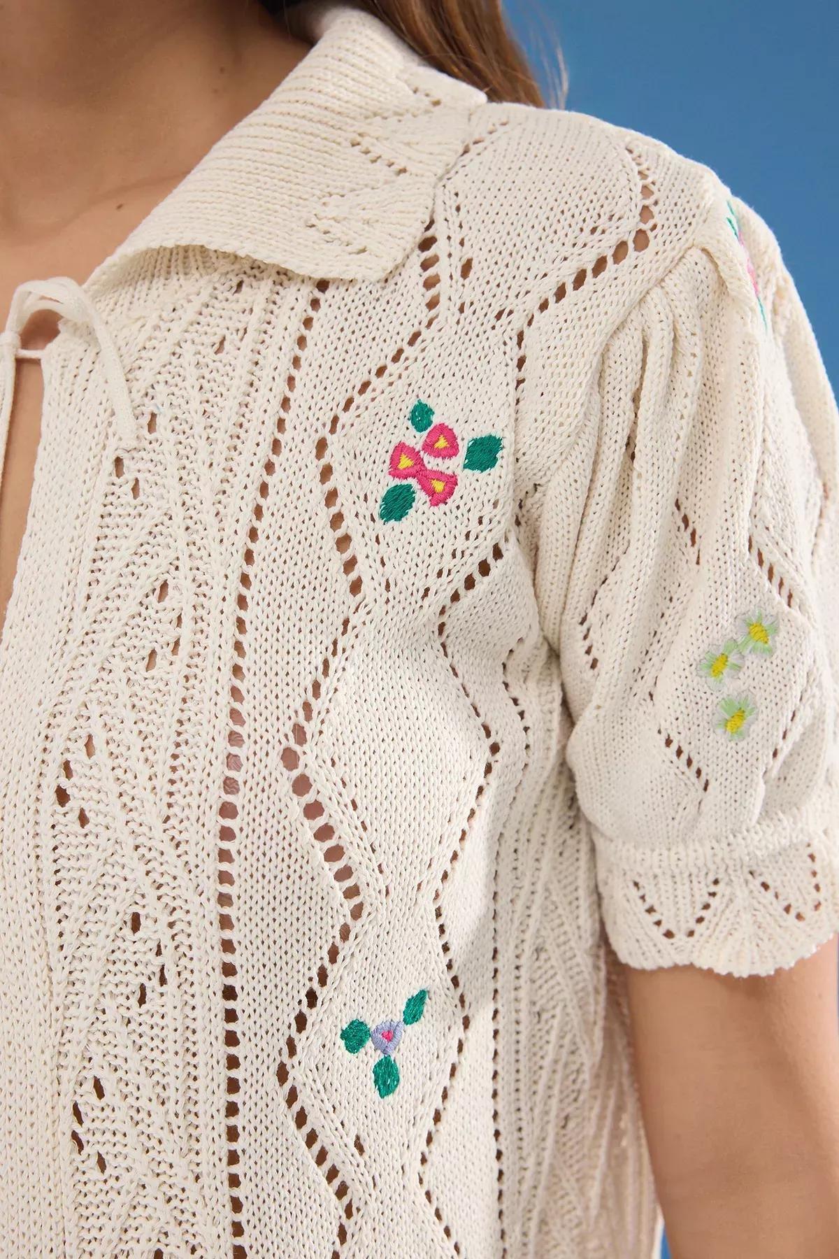 Beige Baby Collar Embroidered Blouse, , large image number 3