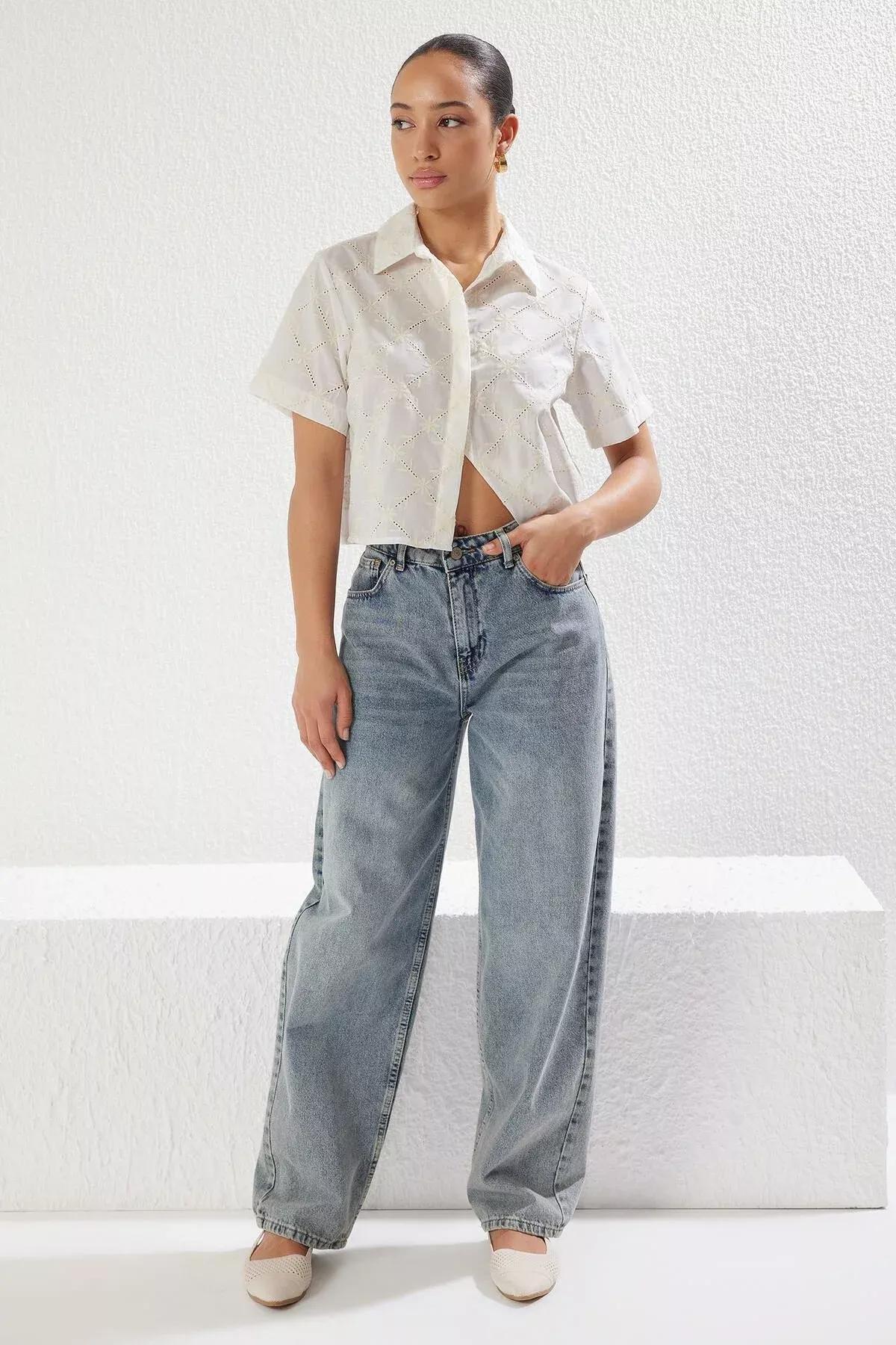 White Embroidered Short Sleeve Crop Shirt, White, large image number 3