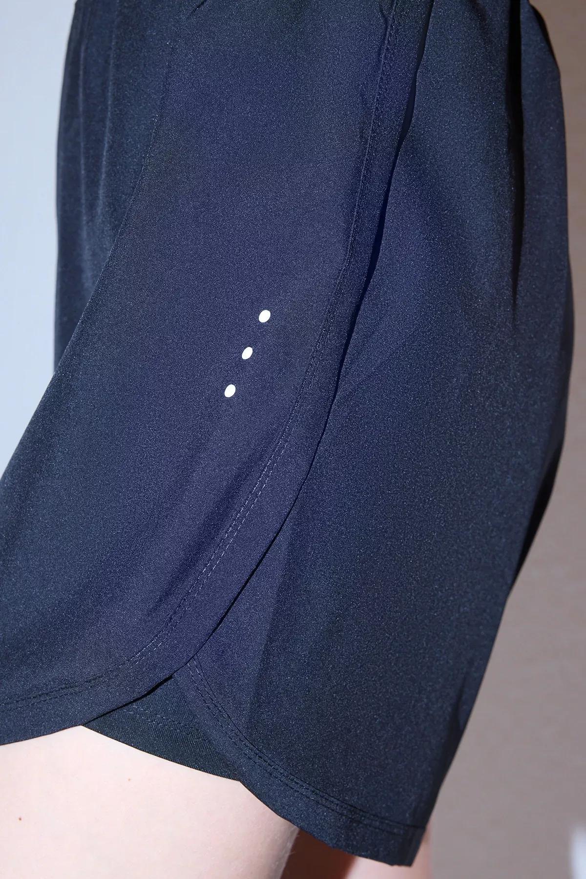 Black Reflective Print Knit Sports Shorts, BLACK, large image number 4