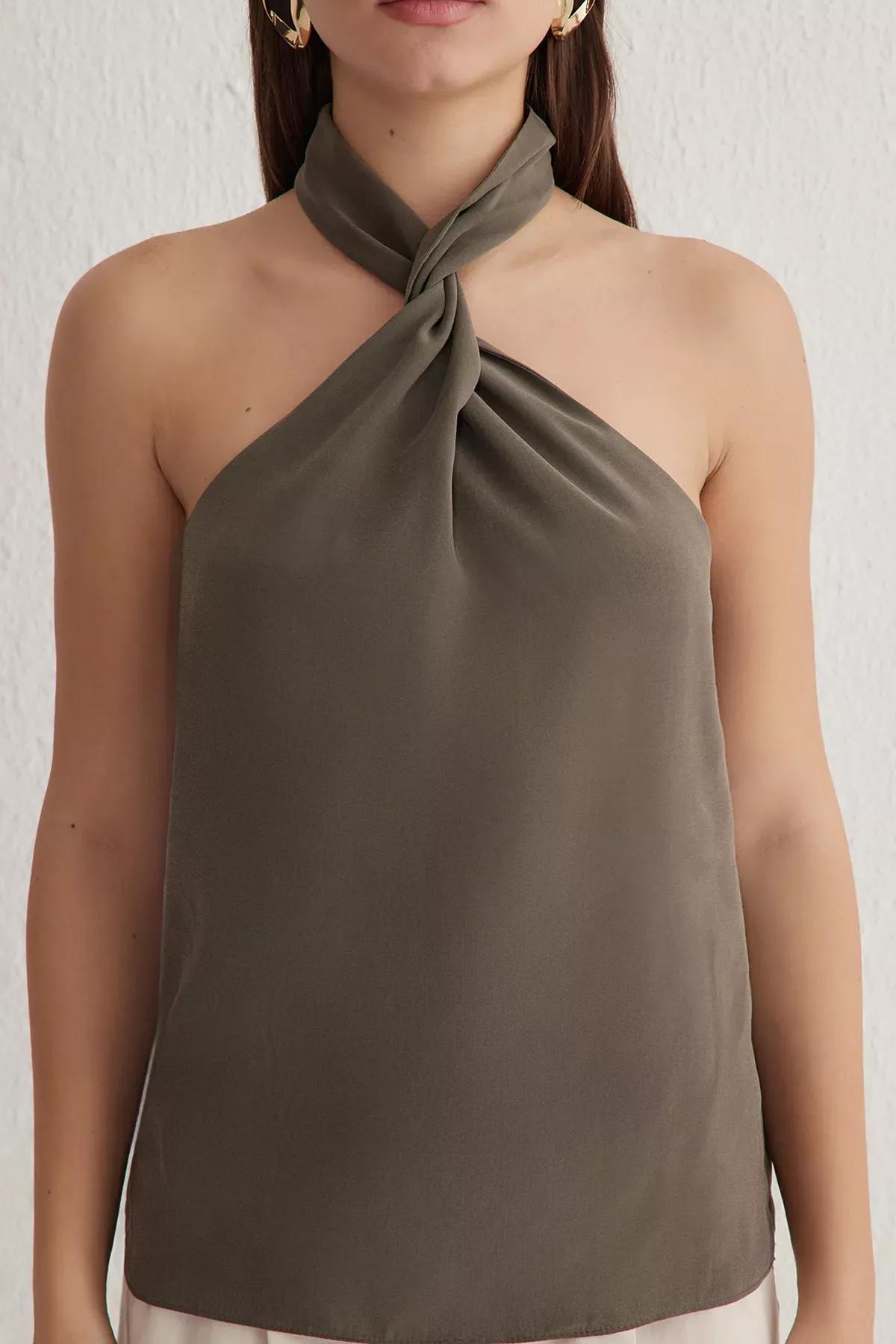 بلوزة بحمالة حول الرقبة بعقدة، أخضر, Khaki, large image number 2