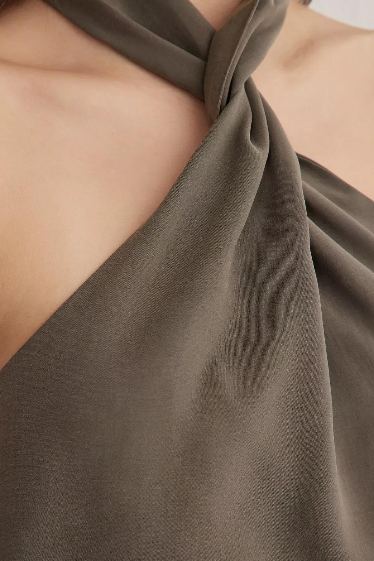 بلوزة بحمالة حول الرقبة بعقدة، أخضر, Khaki, large image number 3