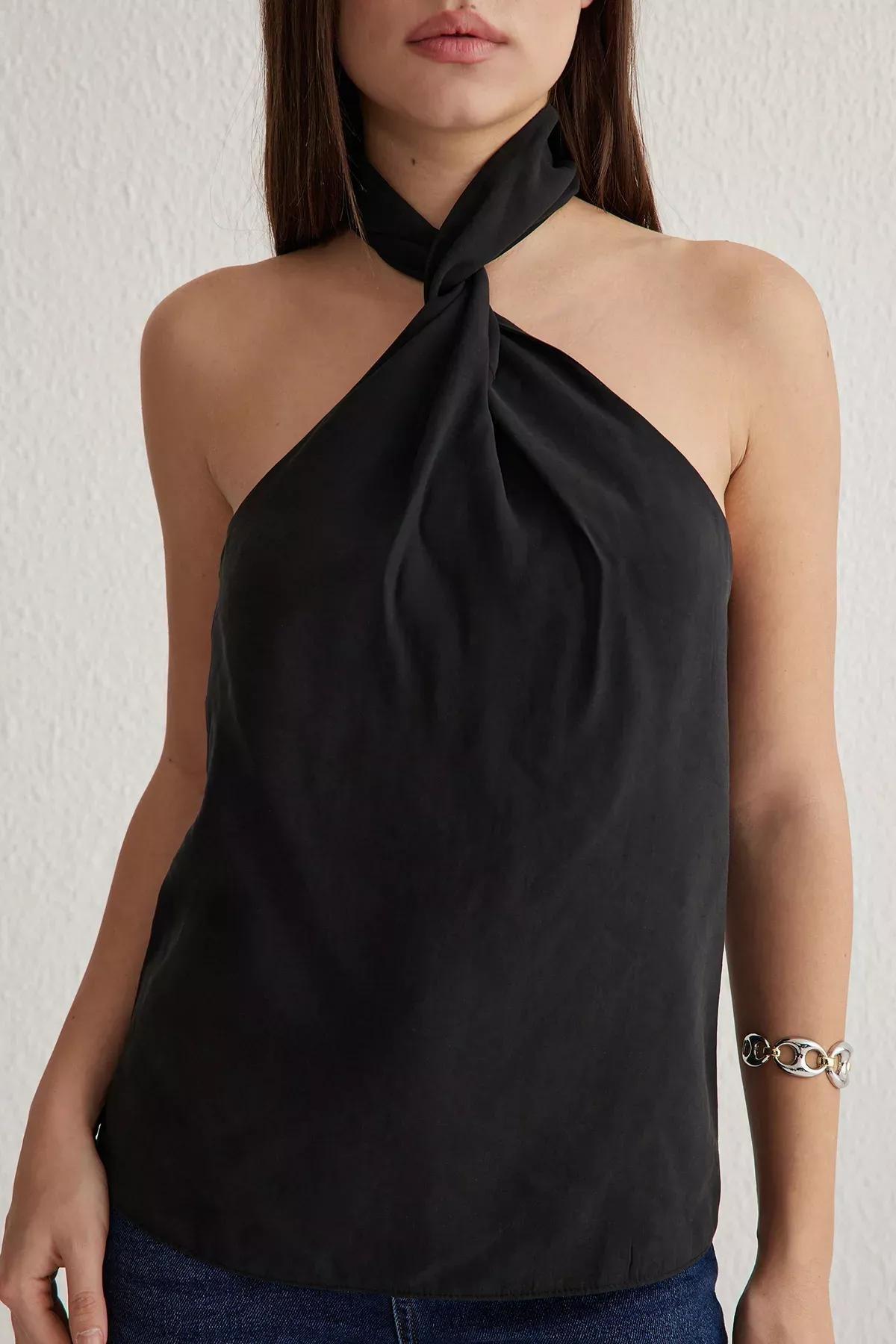 Black Knotted Halter Neck Blouse, , large image number 2