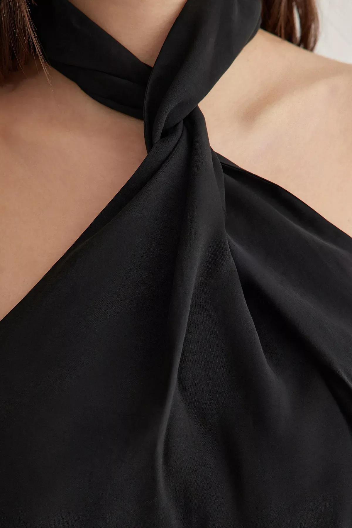 Black Knotted Halter Neck Blouse, , large image number 3