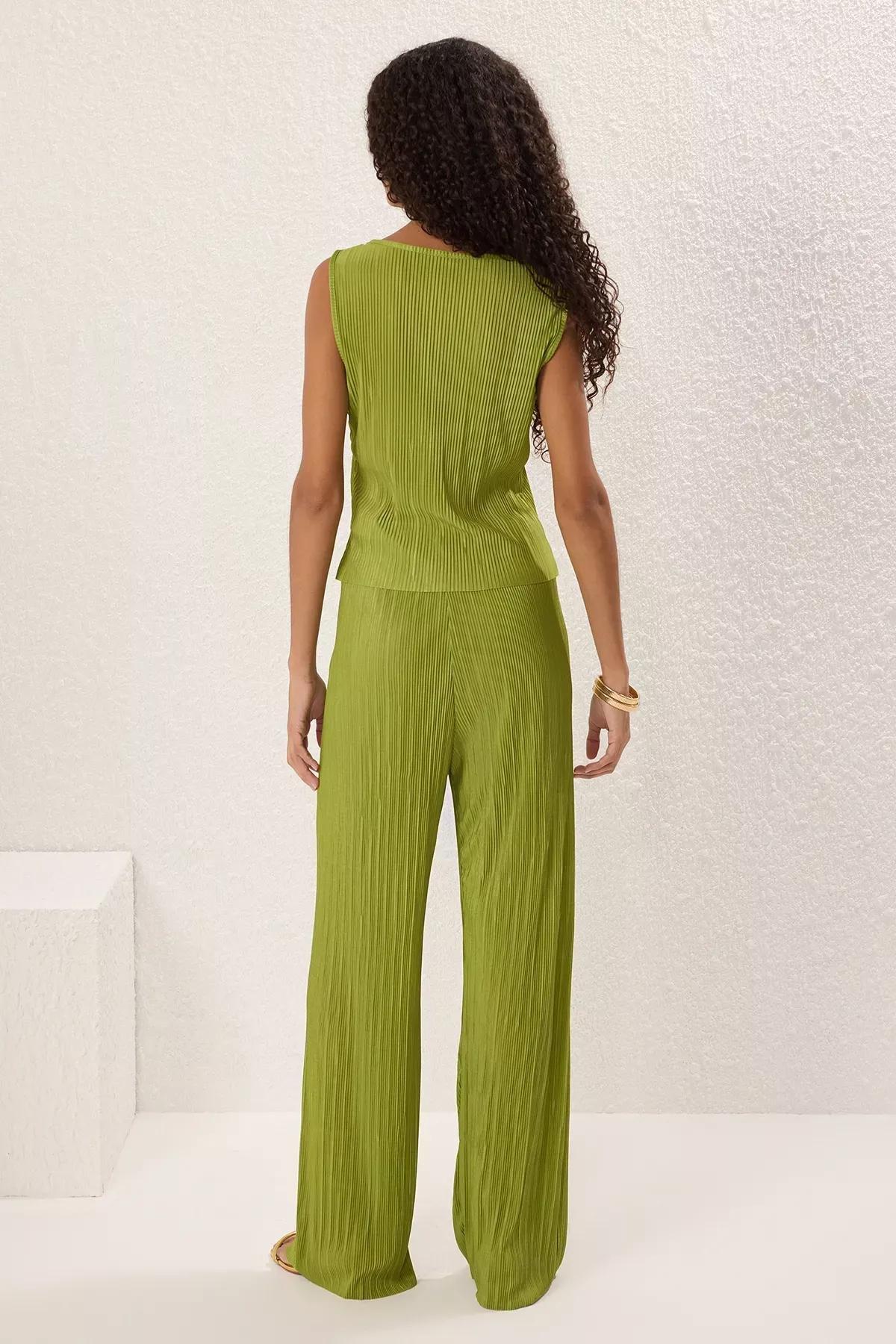 Green Pleated Knitted Co-Ord Set, OIL GREEN, large image number 3