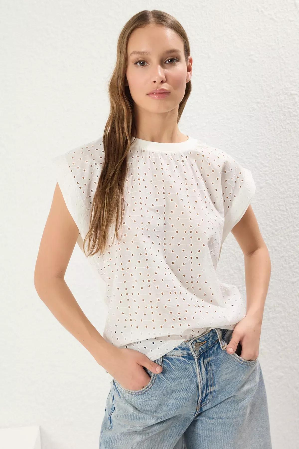 Beige Embroidery Detail Relaxed T-Shirt, Ecru, large image number 0