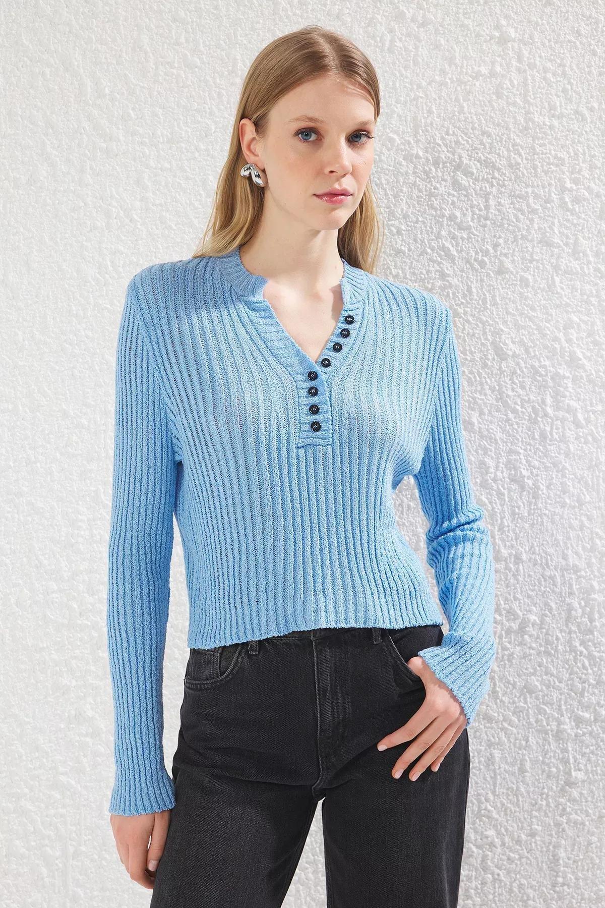 Blue V-Neck Fine Knit Sweater, , large image number 1