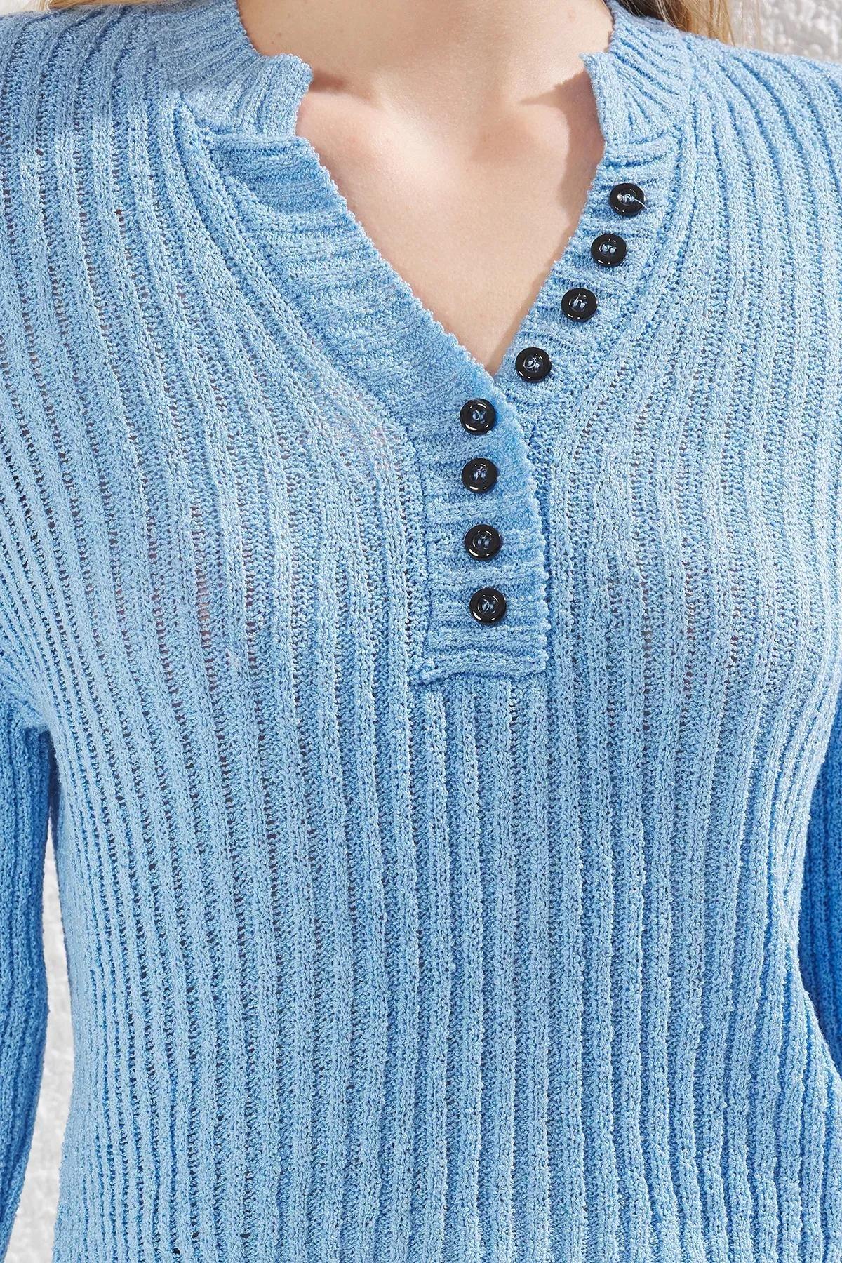 Blue V-Neck Fine Knit Sweater, , large image number 3