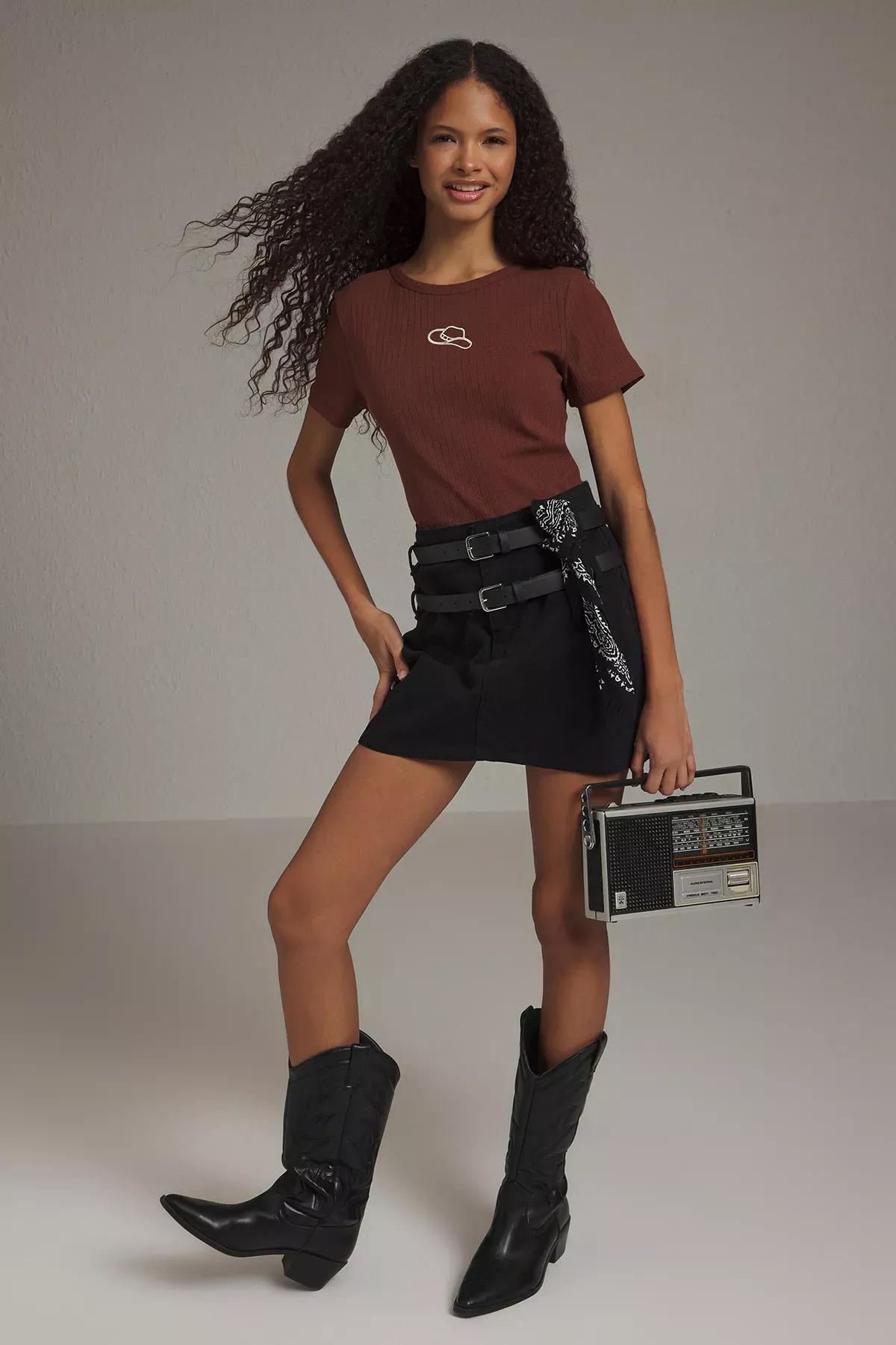 Brown Contrast Embroidery Fitted Knit Blouse, , large image number 0