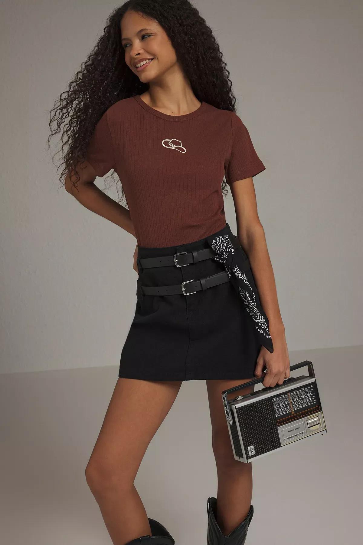 Brown Contrast Embroidery Fitted Knit Blouse, , large image number 1