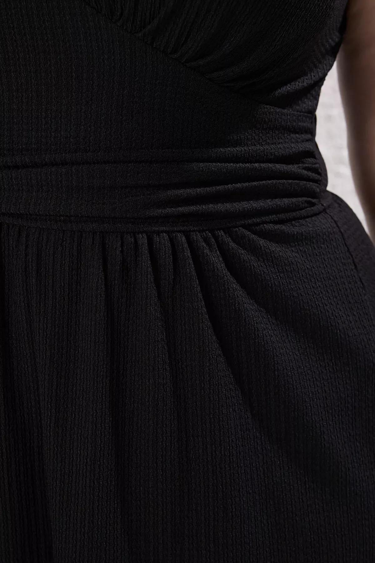 Black V-Neck Pleated Knitted Plus-Size Jumpsuit, , large image number 3