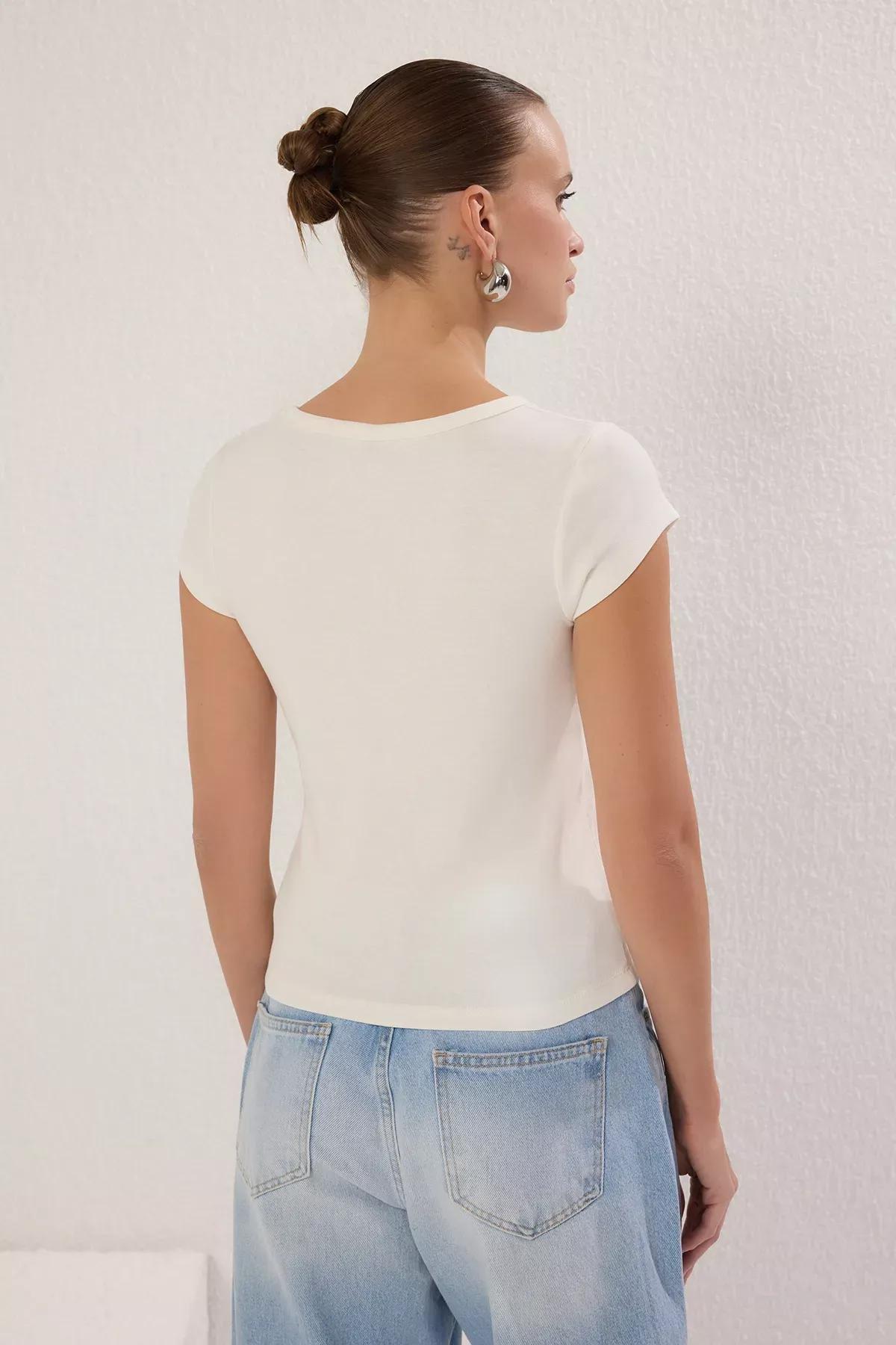 Beige V-Neck Fitted/Body-Sitting Knitted Blouse, Ecru, large image number 3