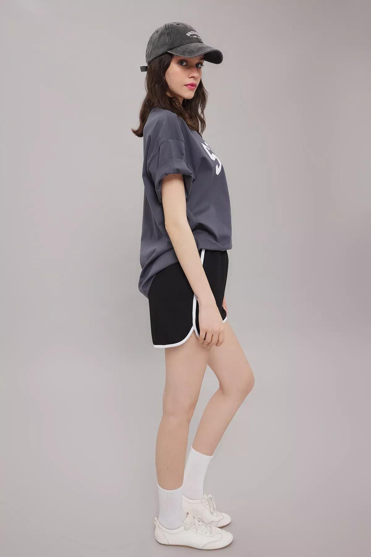 Black Color Block High-Waist Shorts, , large image number 1