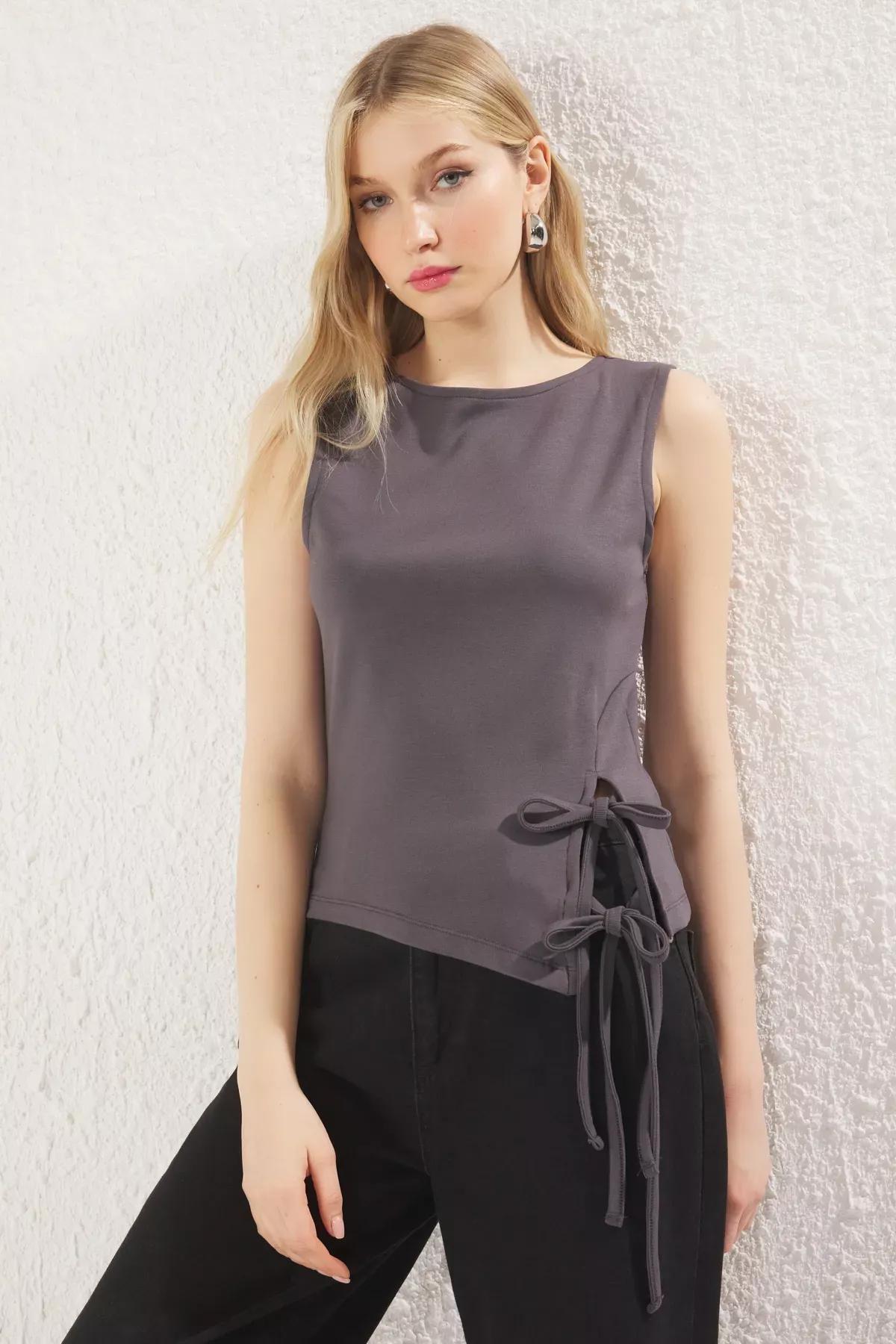 Grey Binding Fitted Knit Blouse, , large image number 1