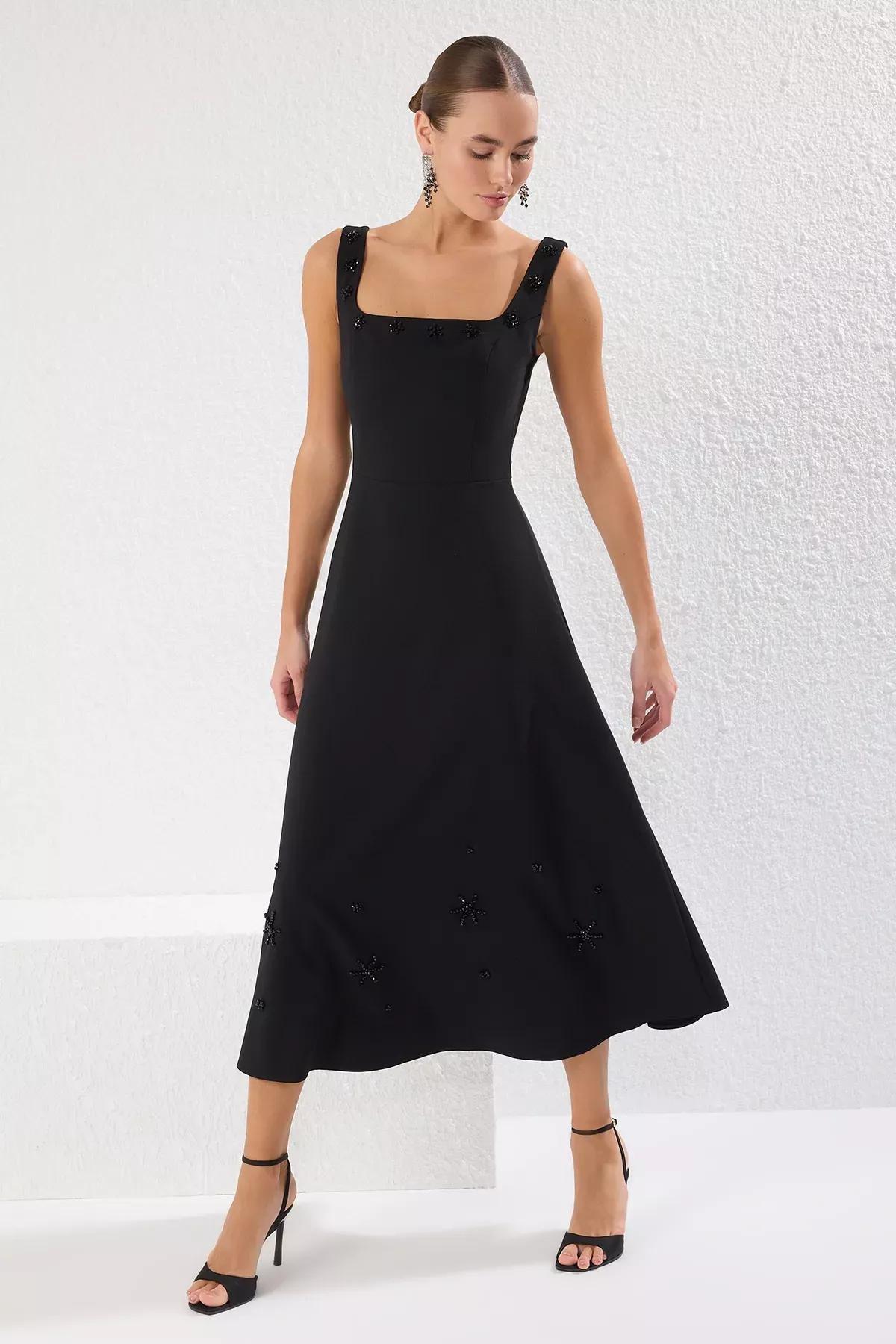 Black A-Cut Accessory Detail Midi Dress, , large image number 0