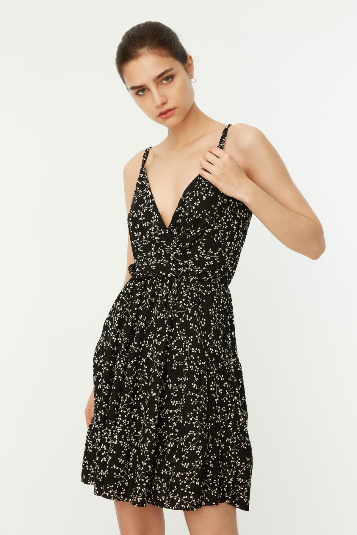 Black Cache-Coeur Floral Skater Dress, , large image number 1