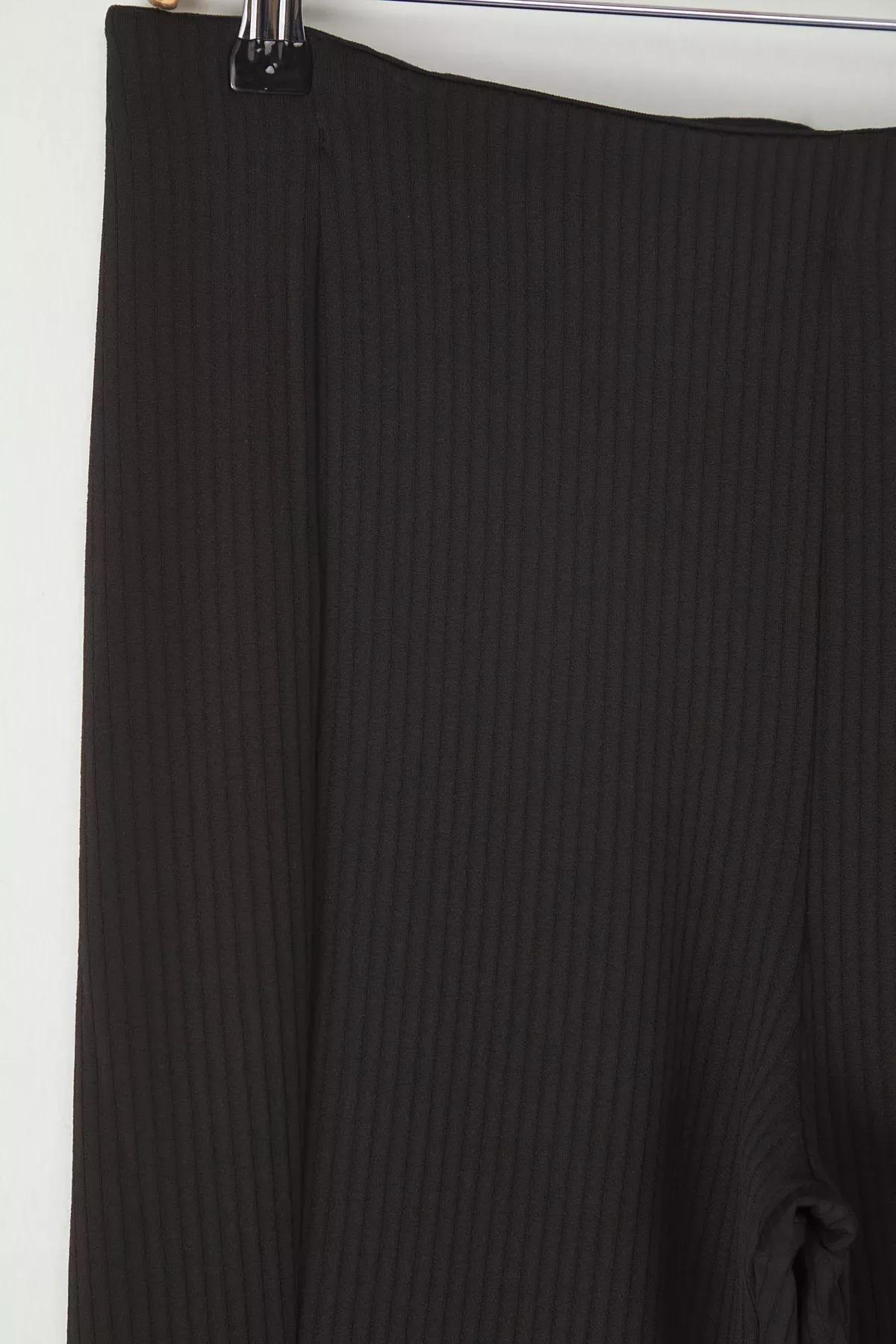 Black Ribbed Bell-Bottom Leggings, , large image number 5
