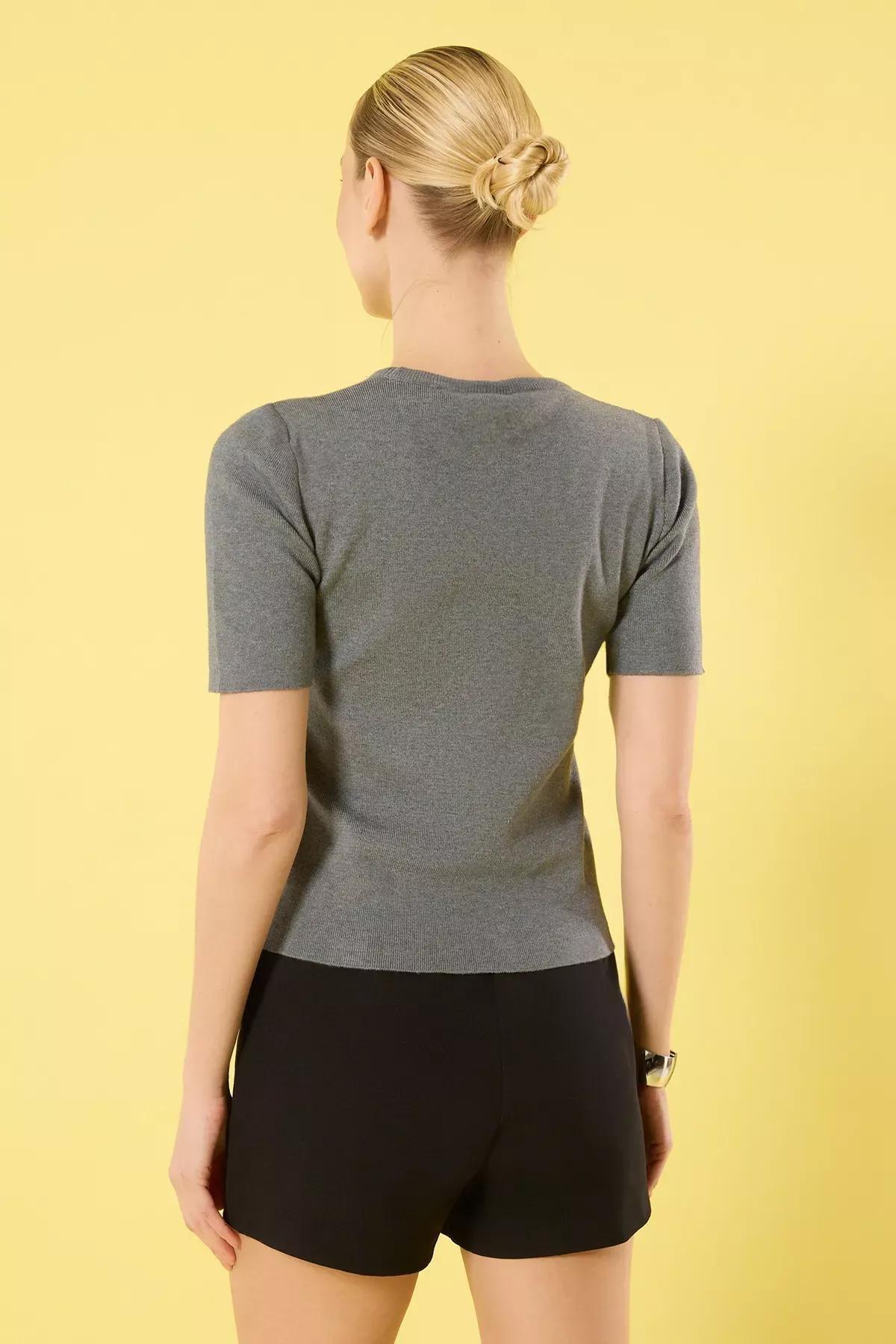 Grey Shawl-Sweater Scarf Knit Blouse, Grey, large image number 3