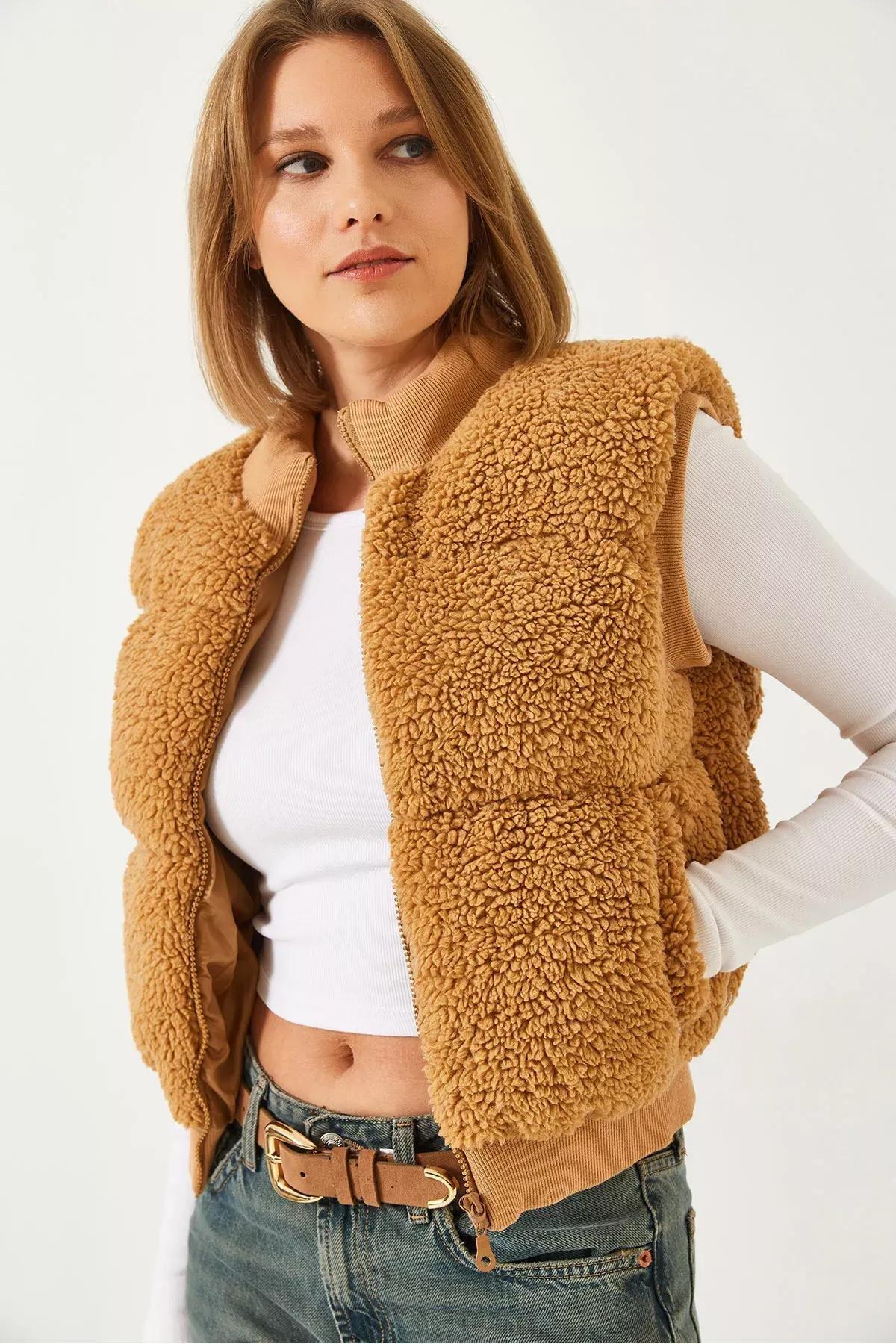 Brown Zippered Teddy Vest, CAMEL, large image number 3