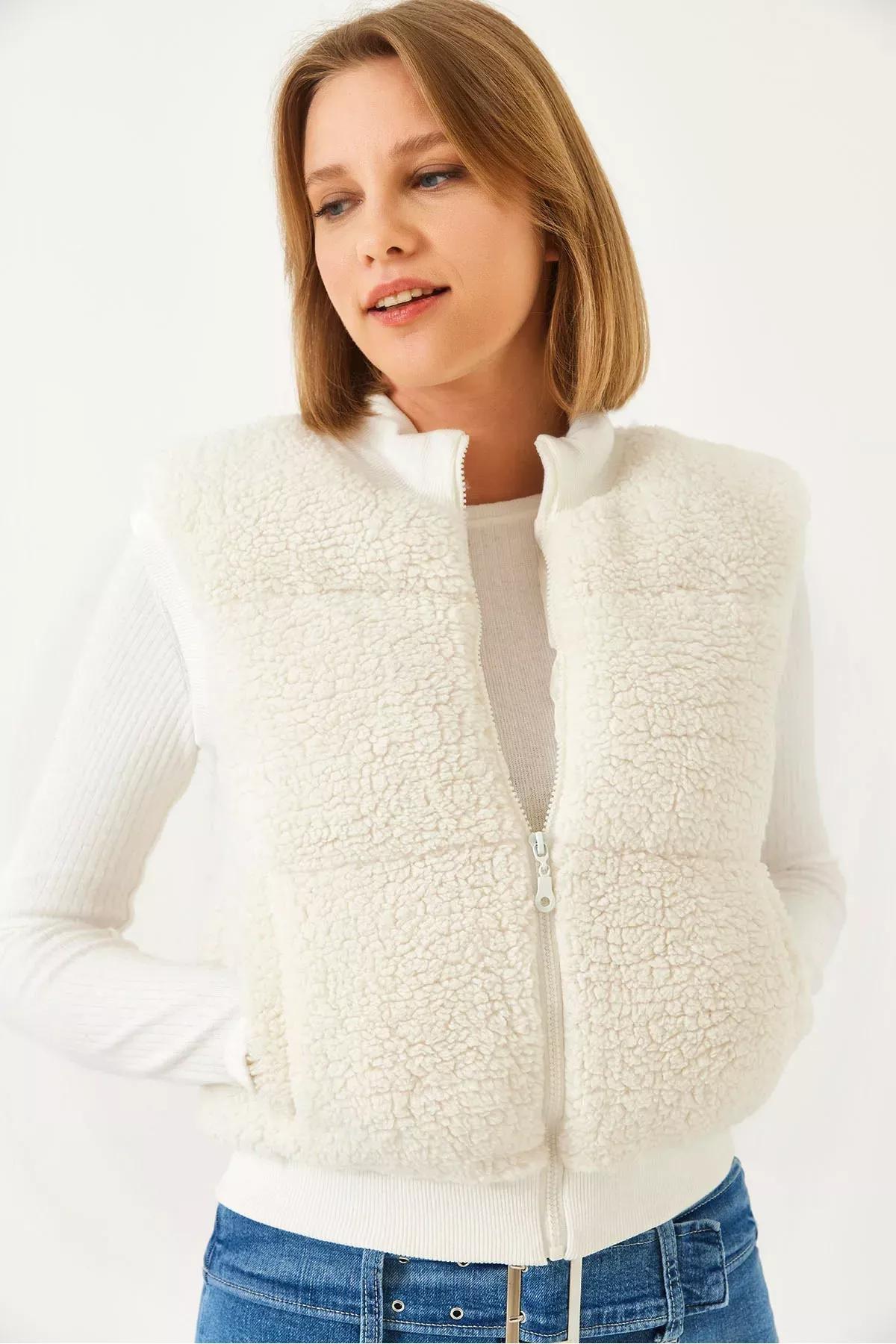 White Pocket Zippered Teddy Vest, , large image number 0