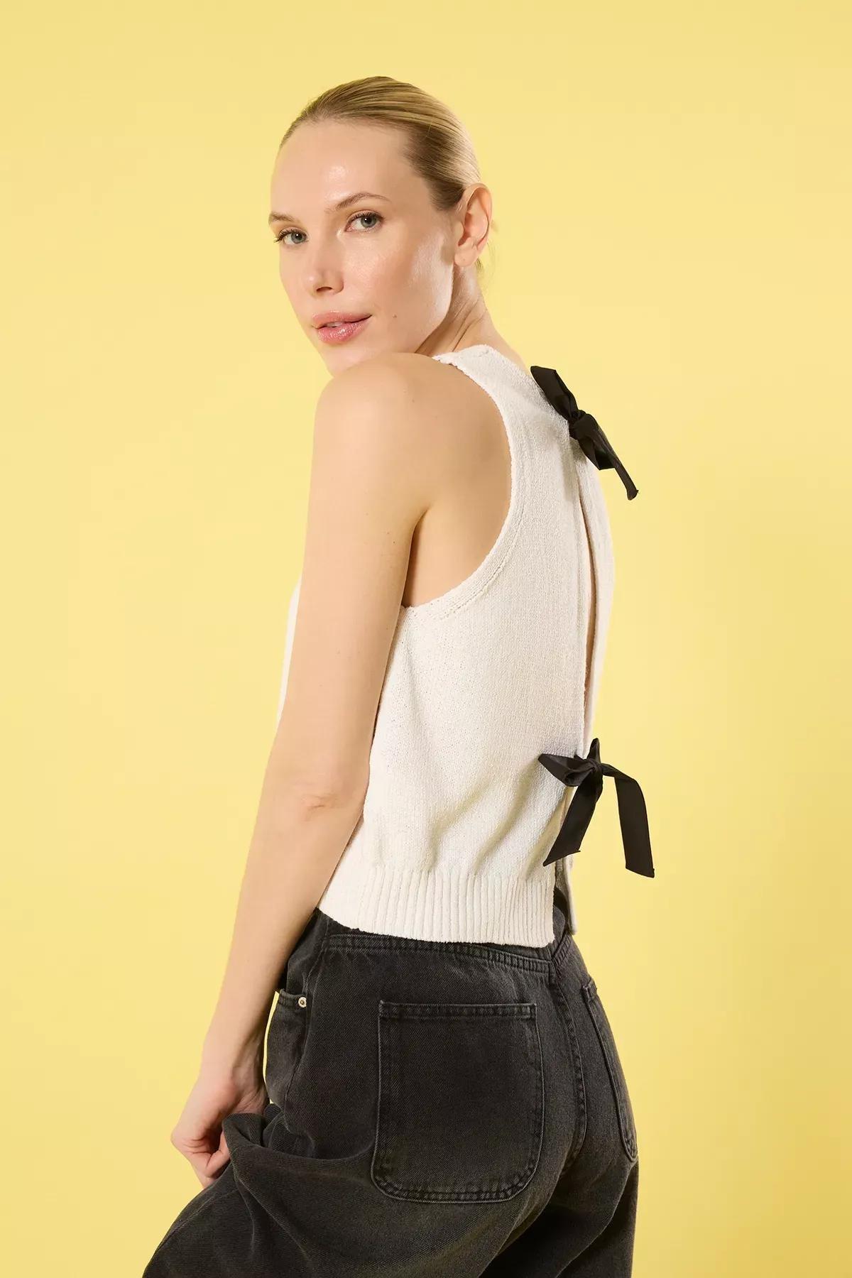 Beige Backless Ribbon Knit Blouse, , large image number 0