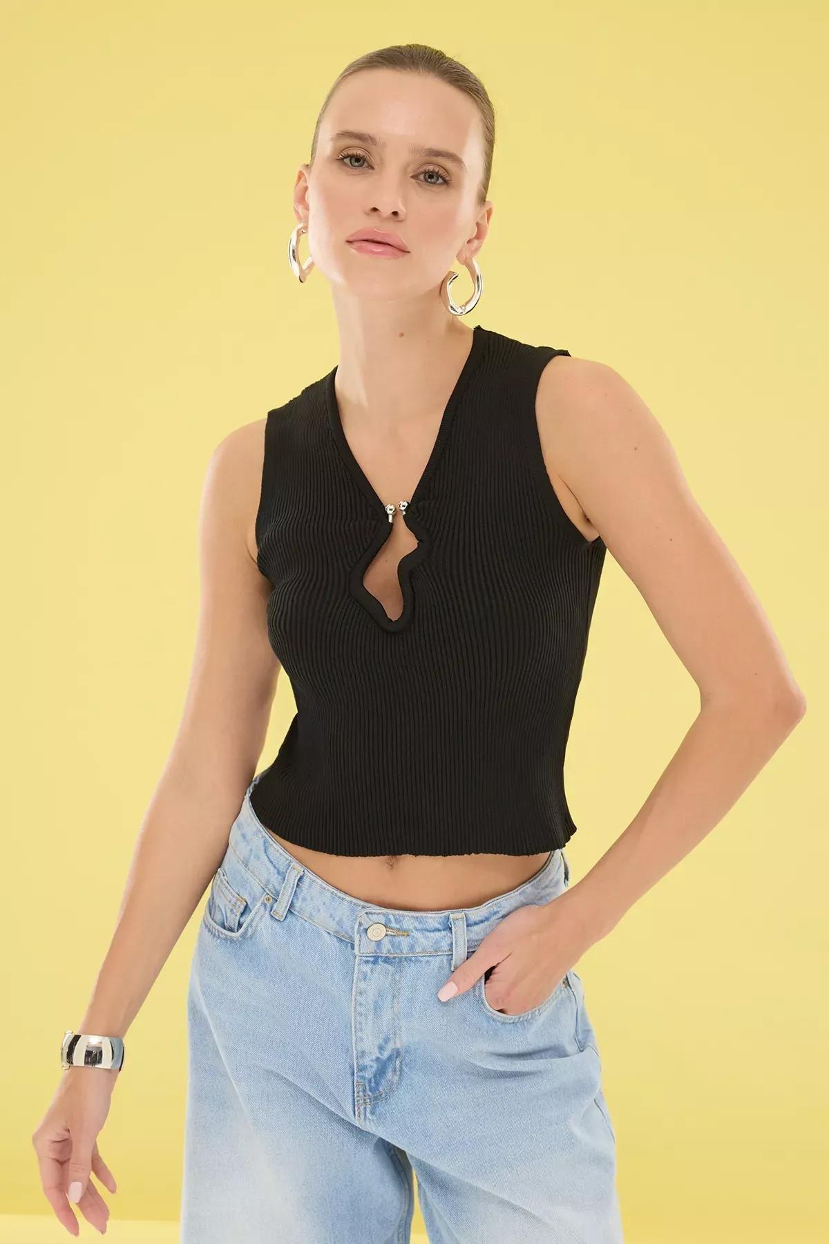 Black Metal Detail Crop Blouse, , large image number 0